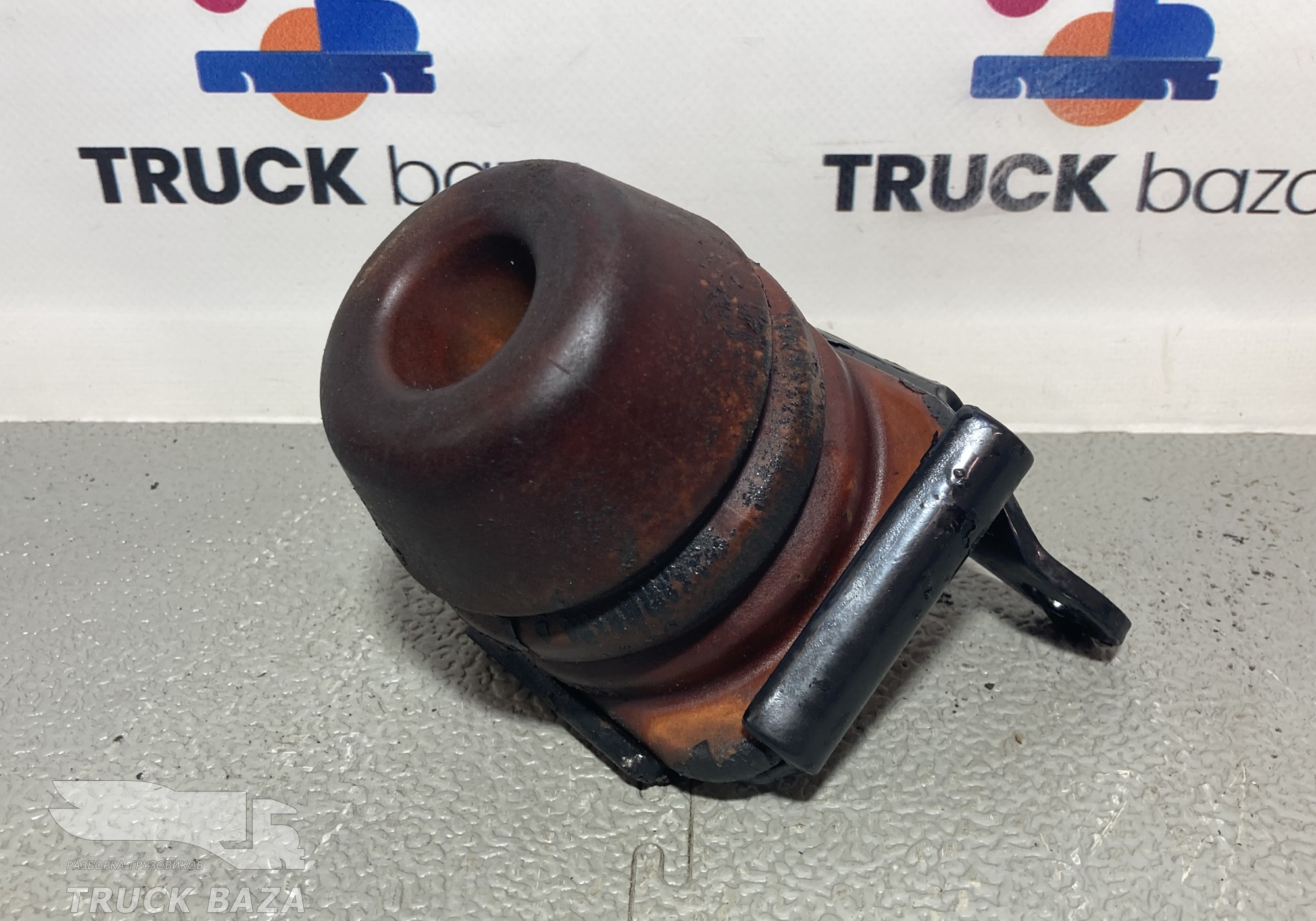 81962100613 Отбойник передней рессоры