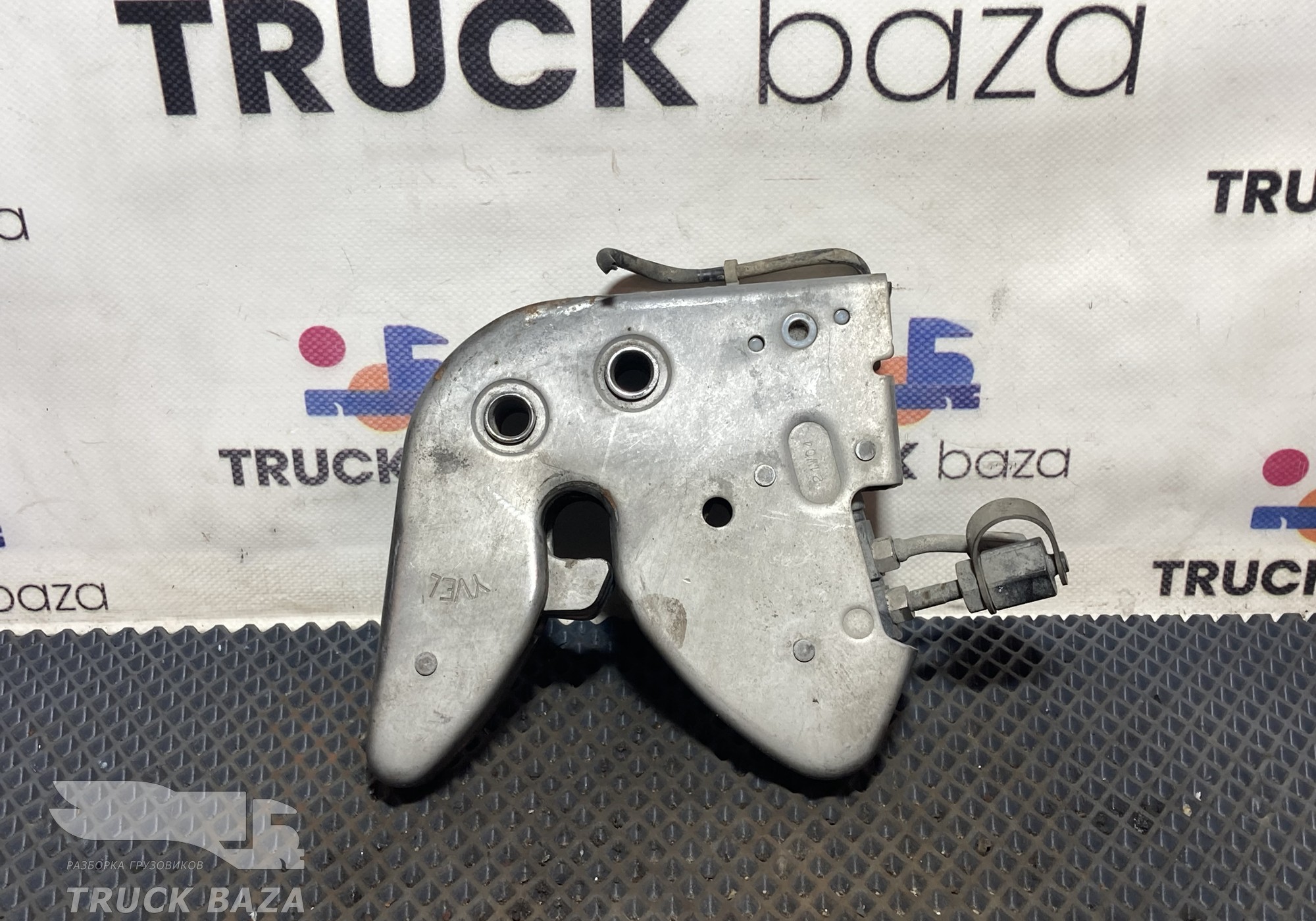 A9303100083 Замок кабины