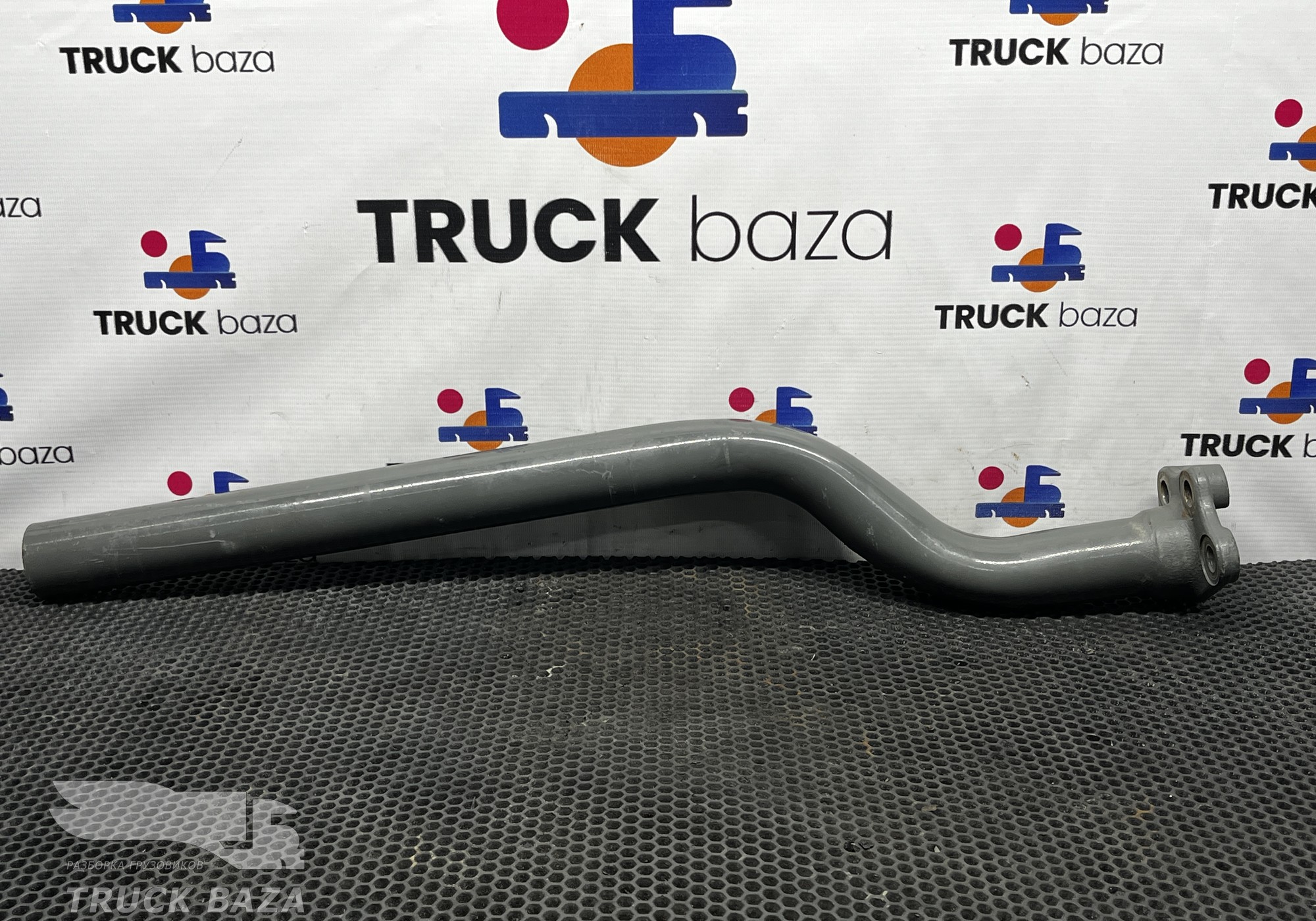 YZ992595000001 Кронштейн крыла заднего для Sinotruk Sitrak C7H