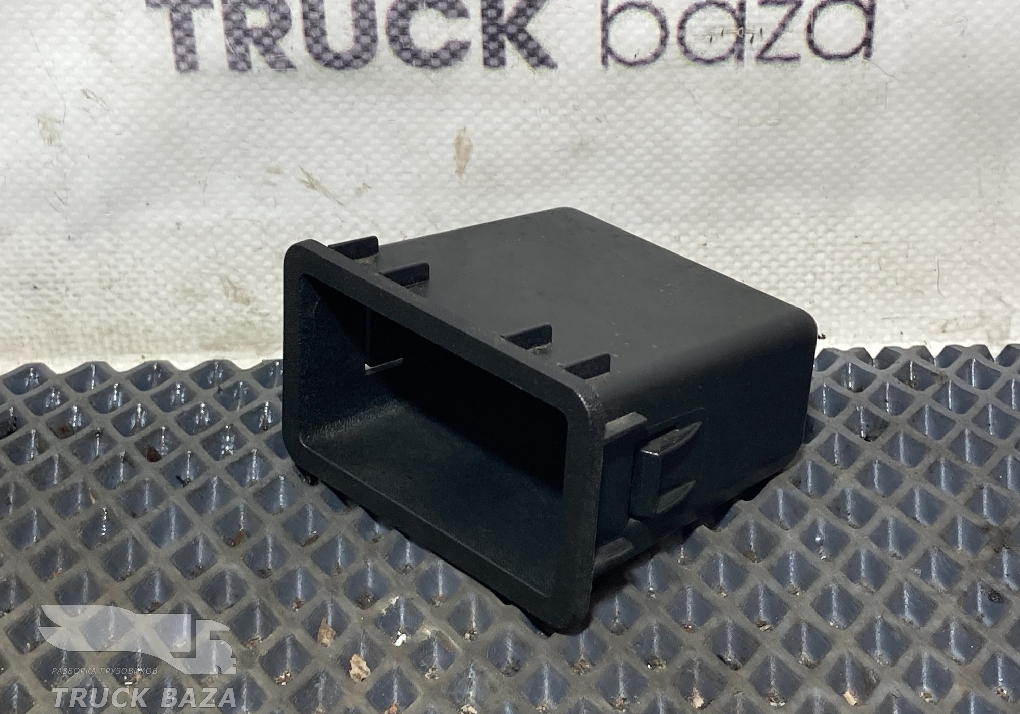 549015325164 Бардачок панели приборов для КАМАЗ 54901