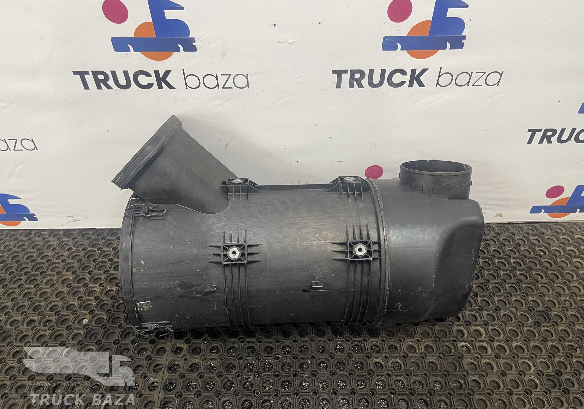 81084006032 Корпус воздушного фильтра