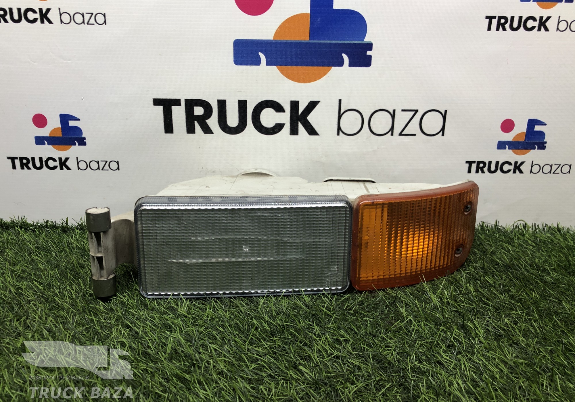 81253206089 Фара противотуманная левая