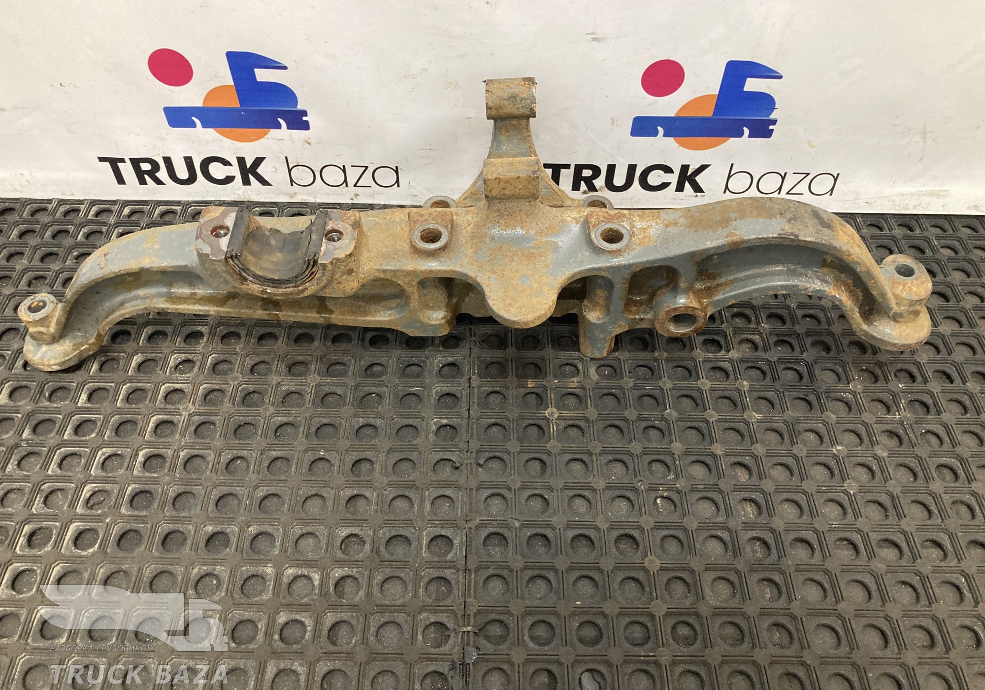 AZ9925528081 Кронштейн пневморессоры правый для Sinotruk Sitrak C7H