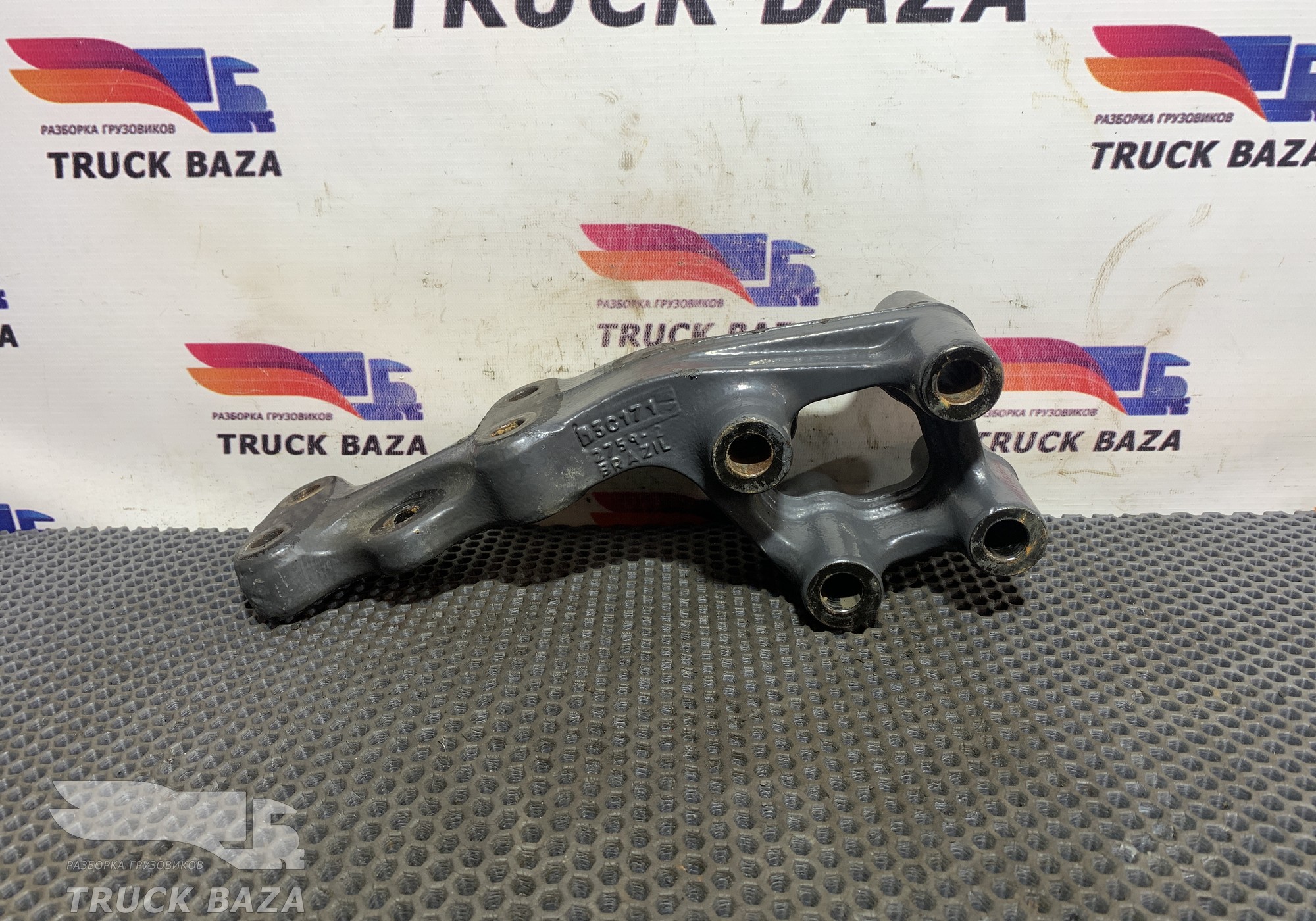 21647361 Кронштейн кабины для Volvo