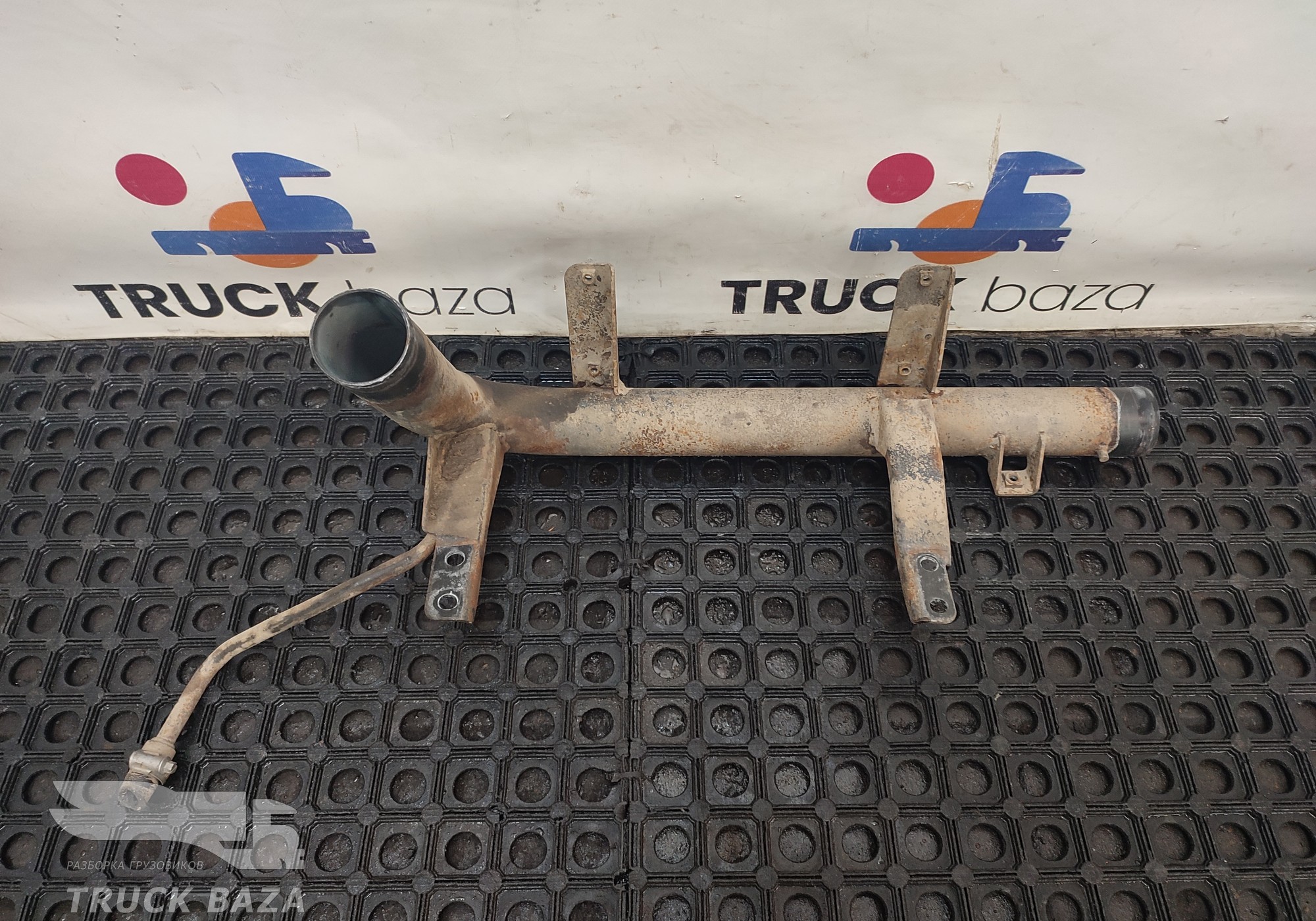 2010949 Патрубок системы охлаждения