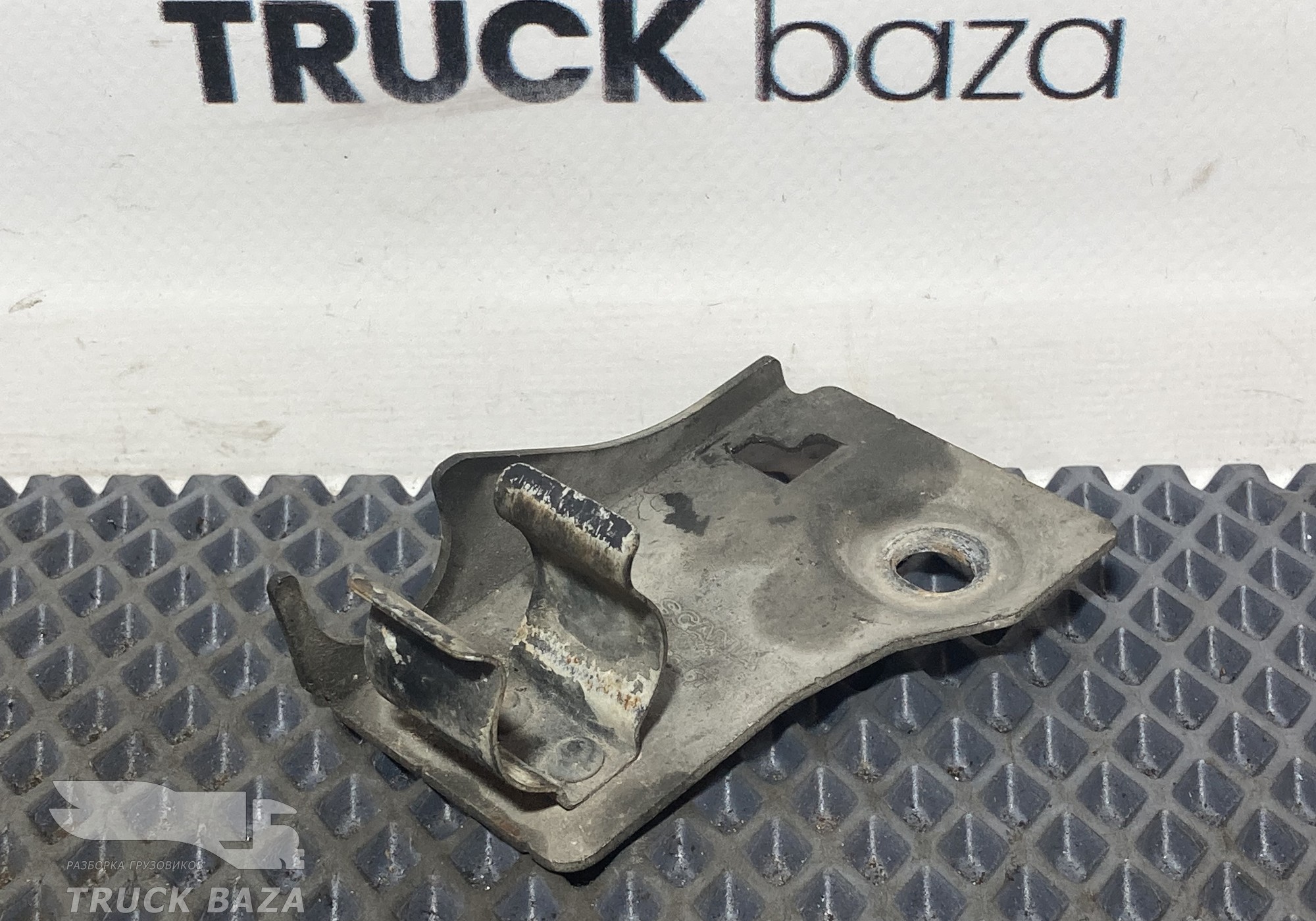 1873567 Кронштейн рычага подъёма кабины