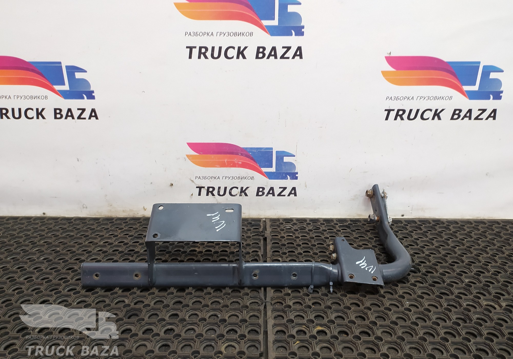 41296397 Кронштейн крыла переднего правый для Iveco