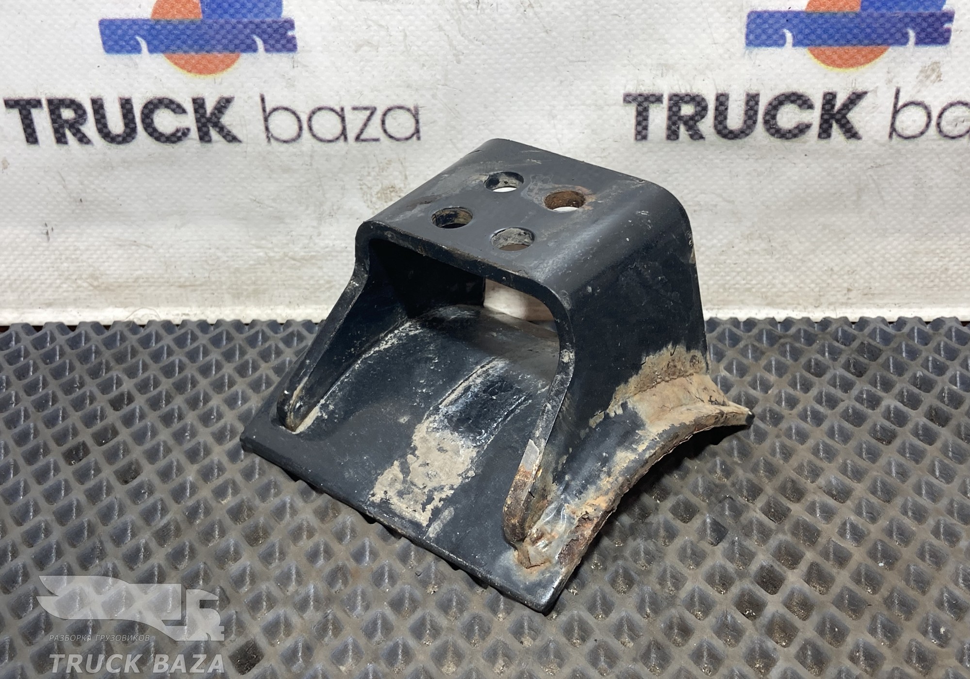 81517155053 Кронштейн ресивера