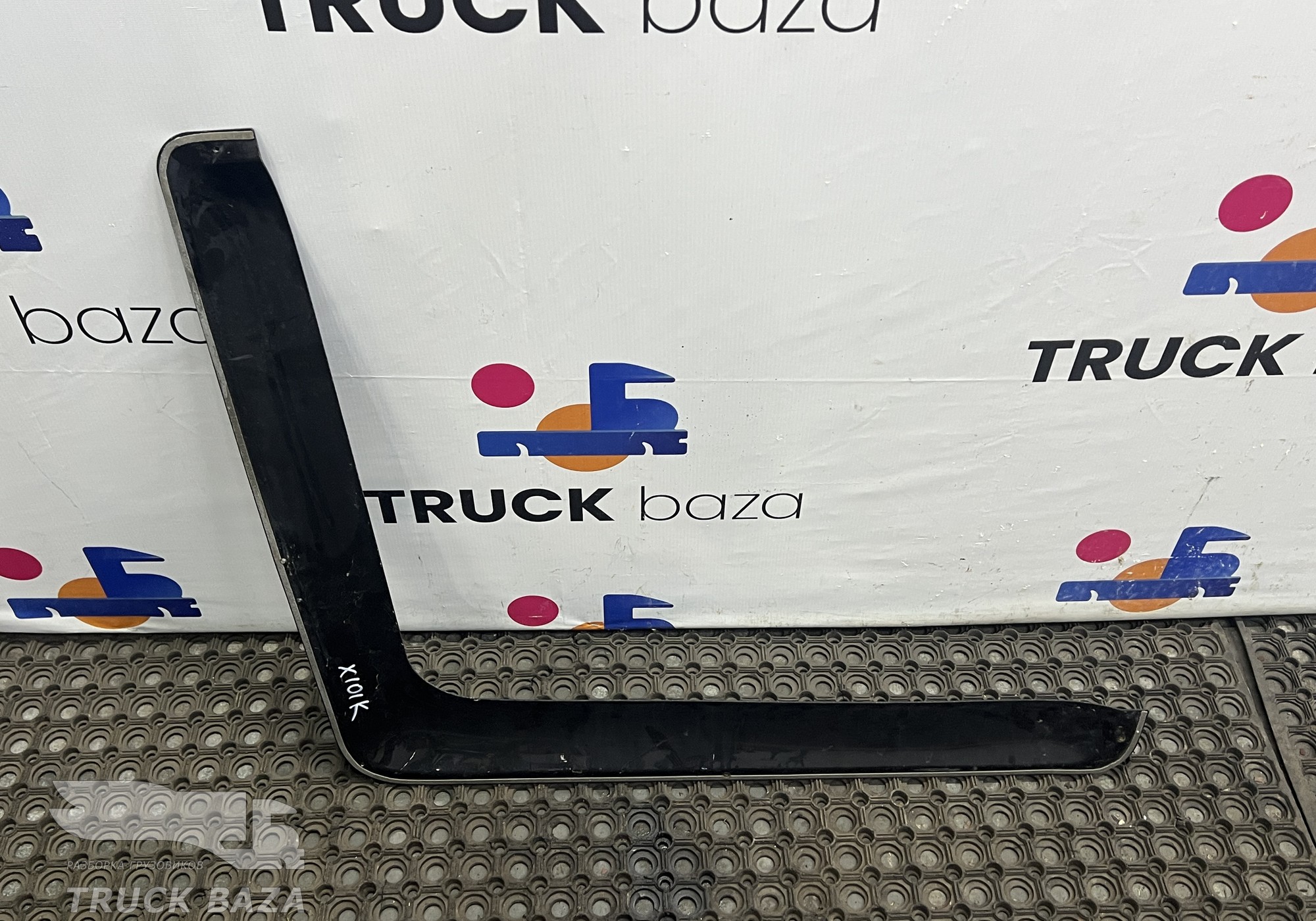 Ветровик двери левой для Daf XF106 (с 2012)