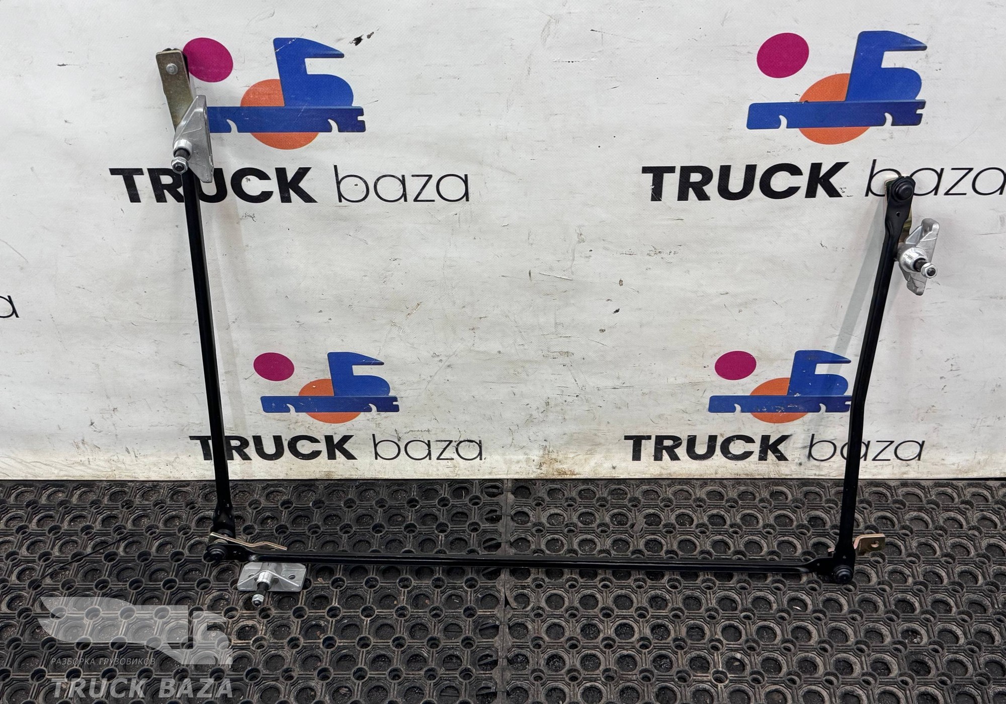 1261350 Трапеция стеклоочистителей для Daf XF105