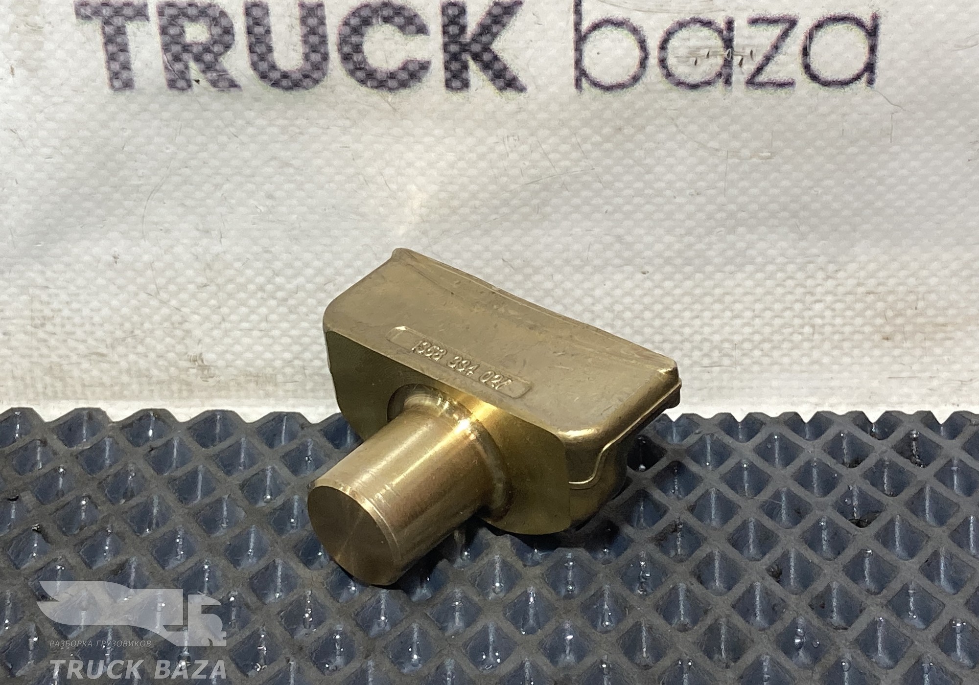 1358334027 Вкладыш вилки КПП ZF