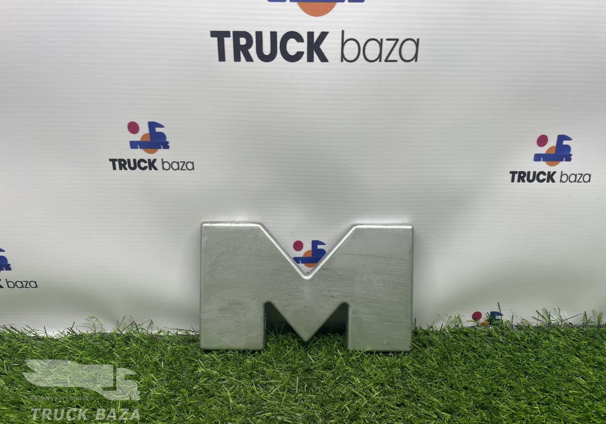 81978400314 Эмблема M