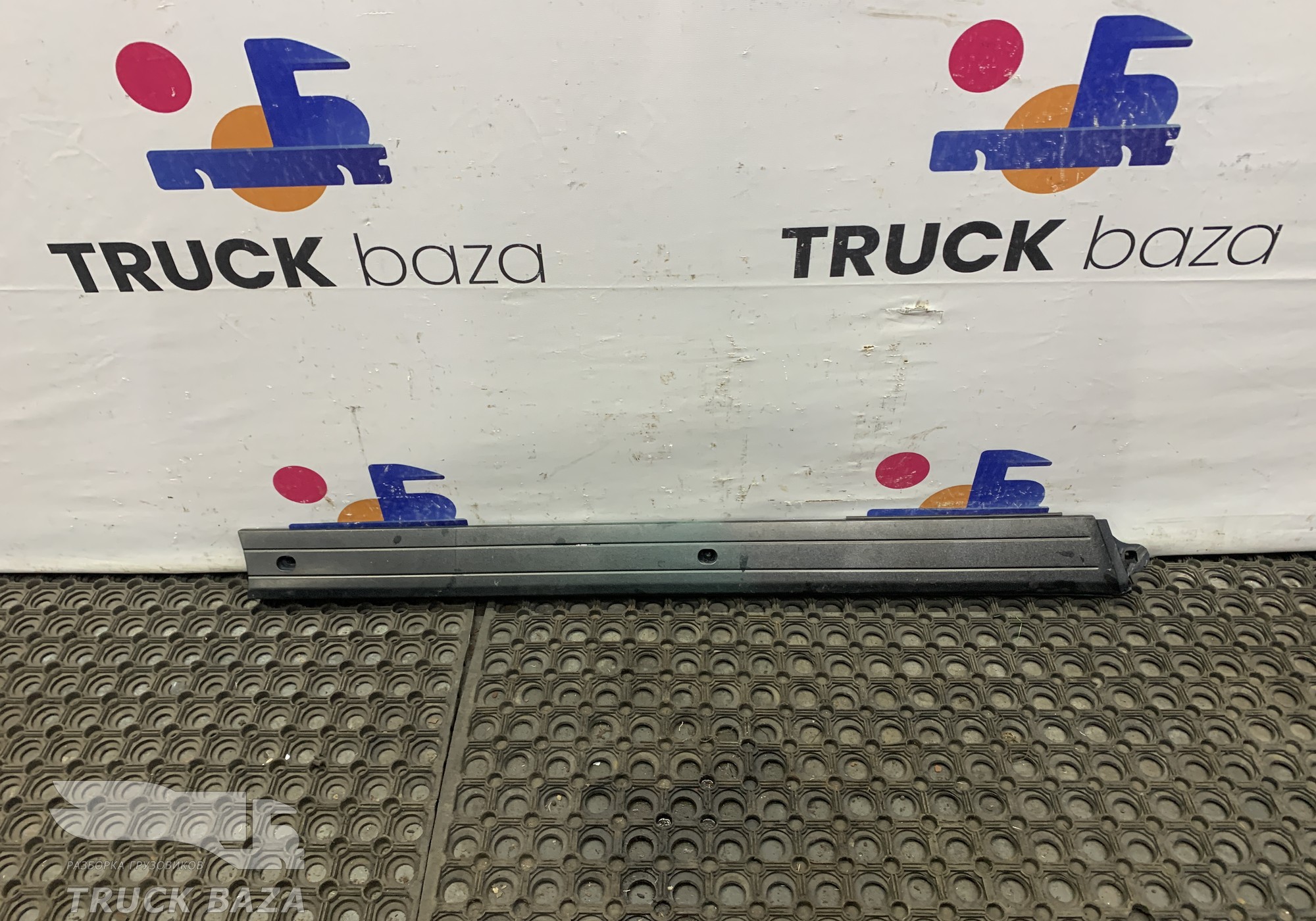 A9406981462 Накладка крыши кабины правая