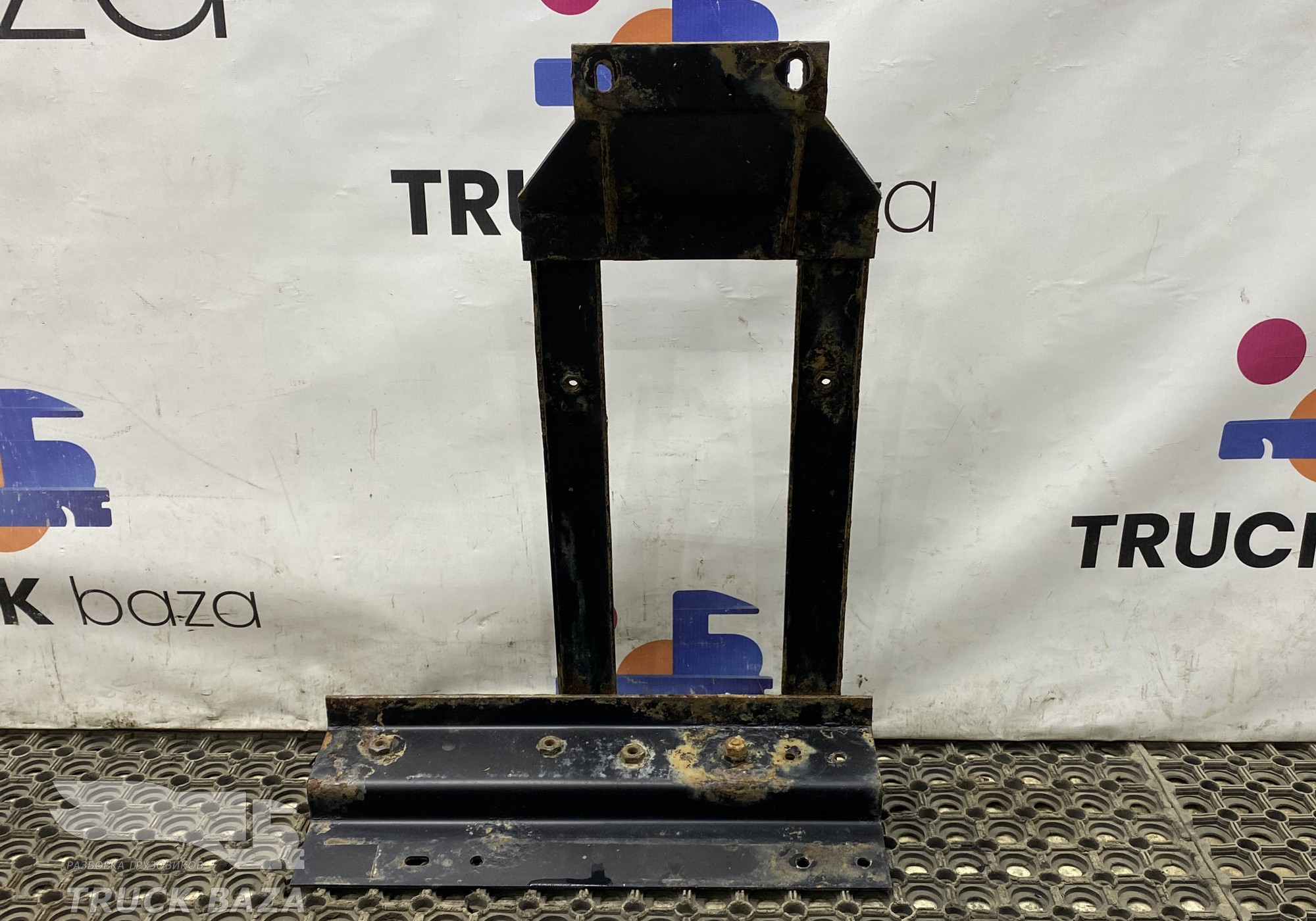 549018403102 Кронштейн задней части переднего крыла левого для КАМАЗ 54901