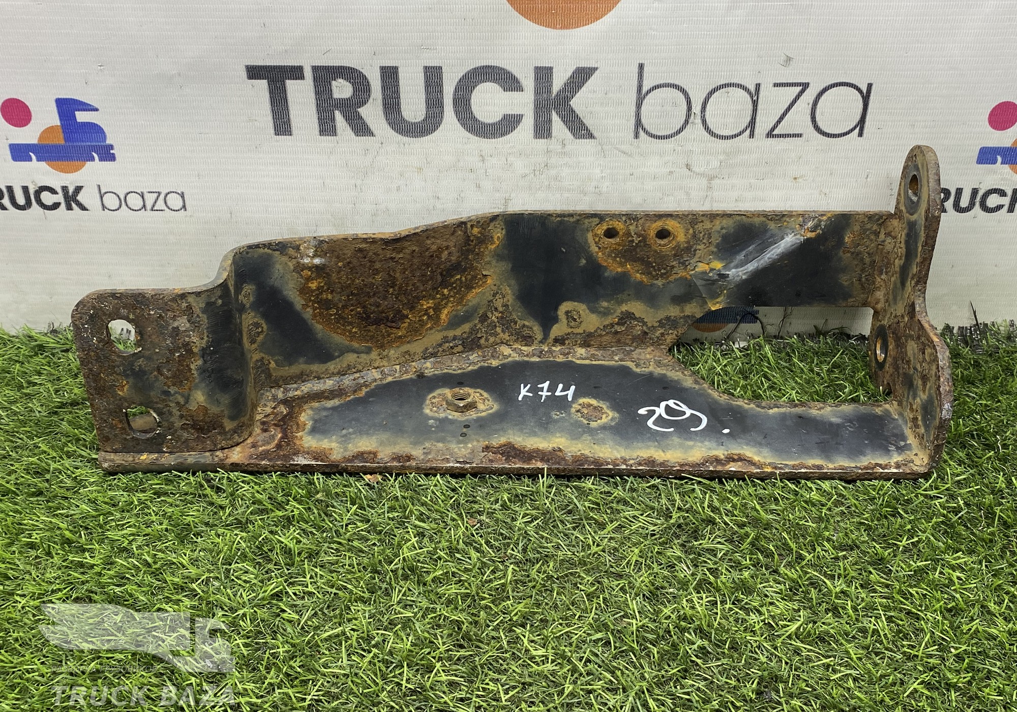 5490840504010 Кронштейн подножки правый для КАМАЗ 5490 (с 2013)