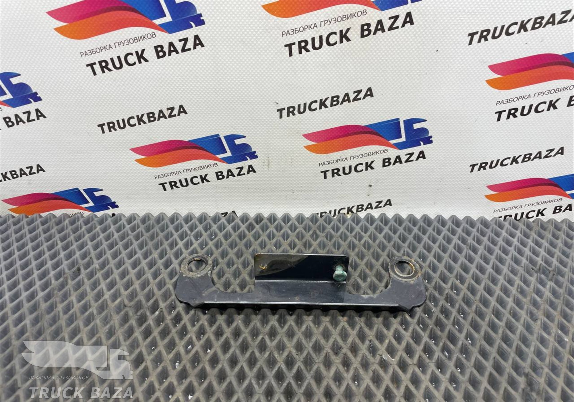 81418600186 Кронштейн аккумуляторного ящика для Man TGX TG3 (с 2020)