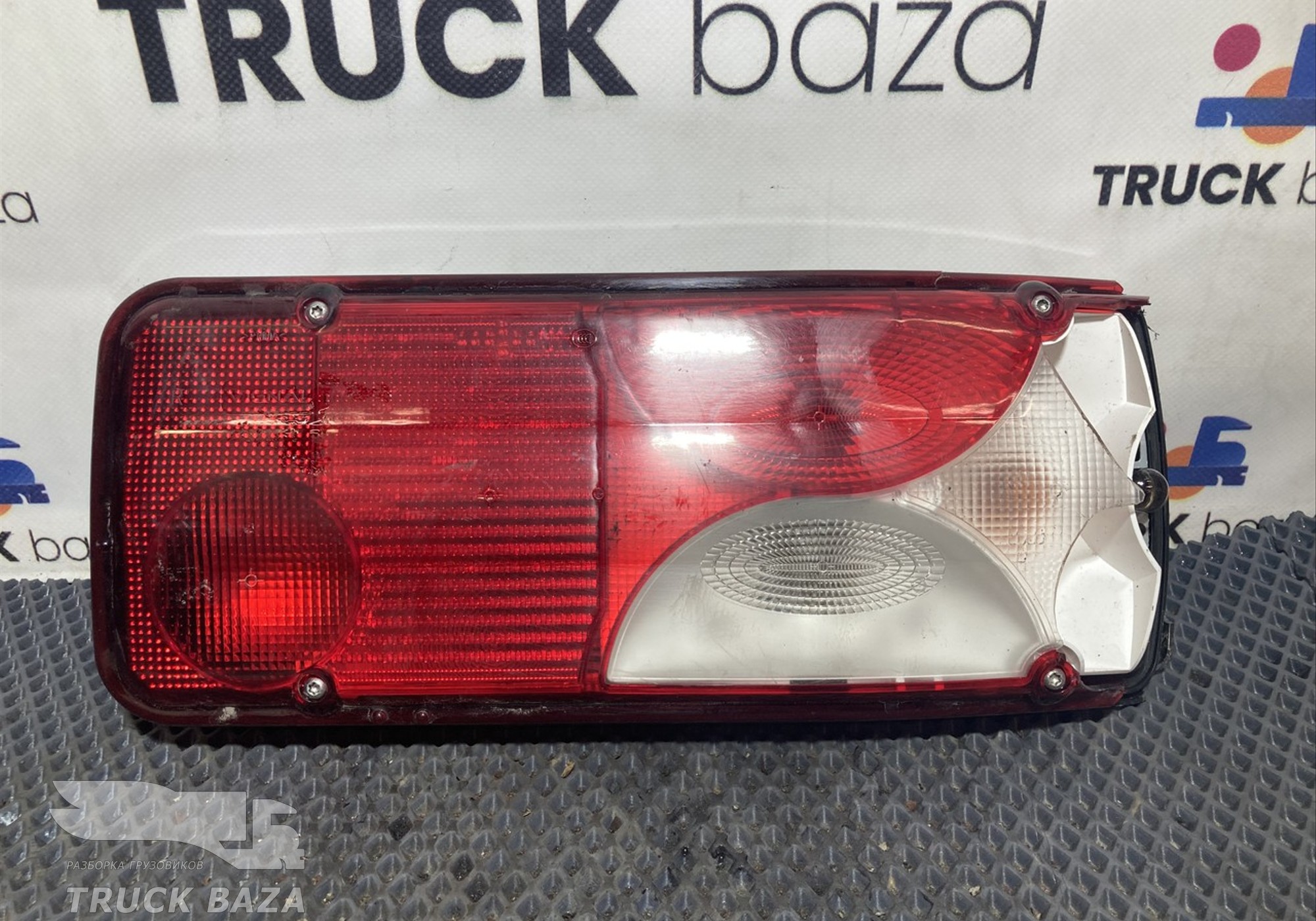 156780 Фонарь задний левый для Scania