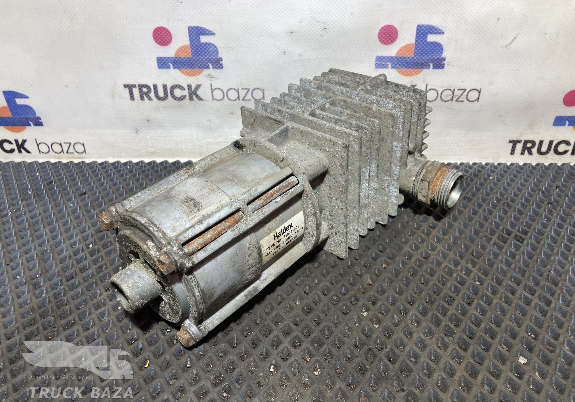 310041001 Влагомаслоотделитель для КАМАЗ 5490 (с 2013)