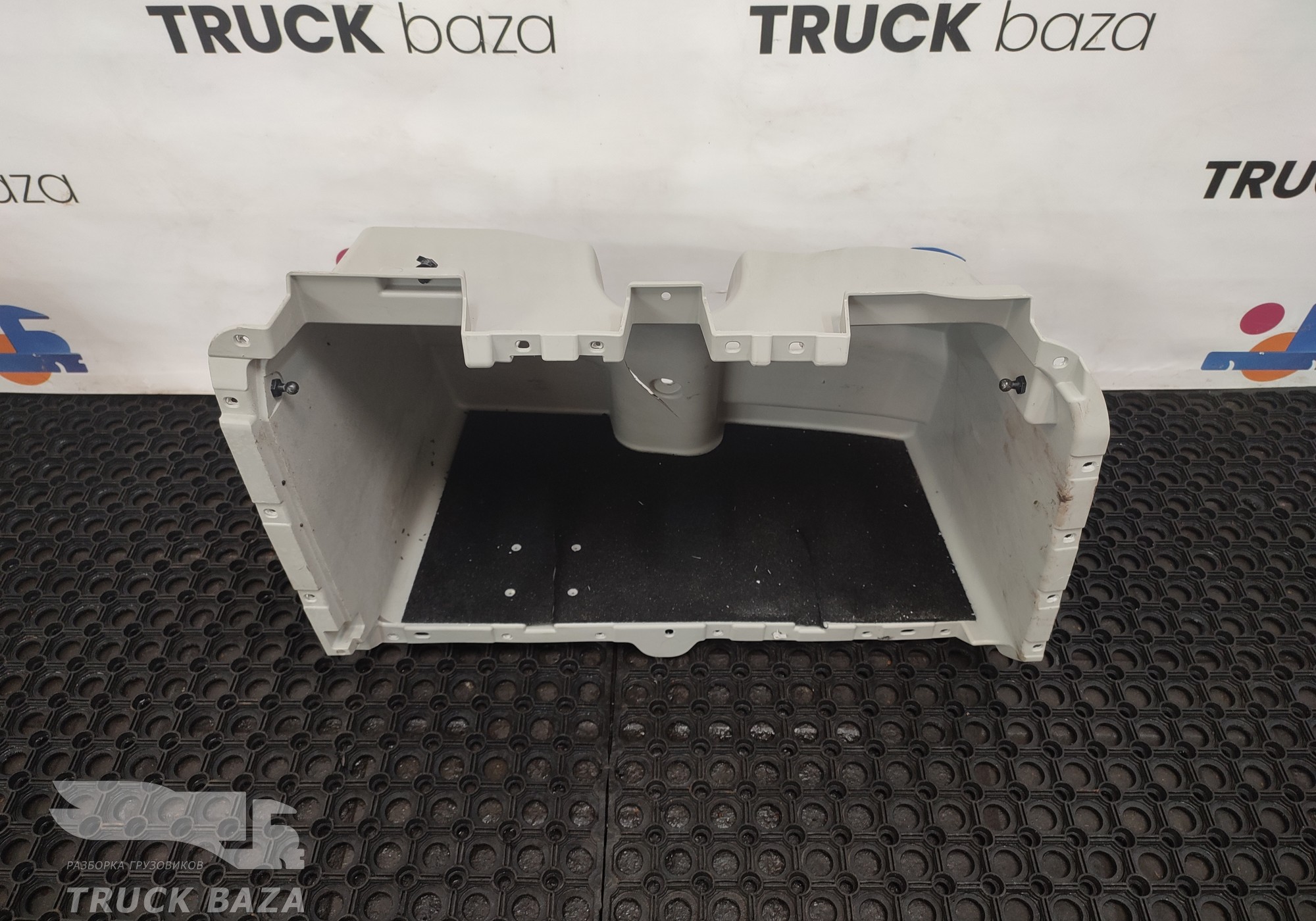 JC46E115A00A Ящик вещевой для Ford F-MAX (с 2018)