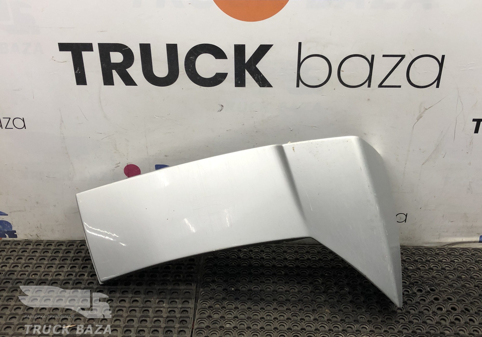 1671844 Спойлер кабины верхний правый для Daf XF105 (с 2005)