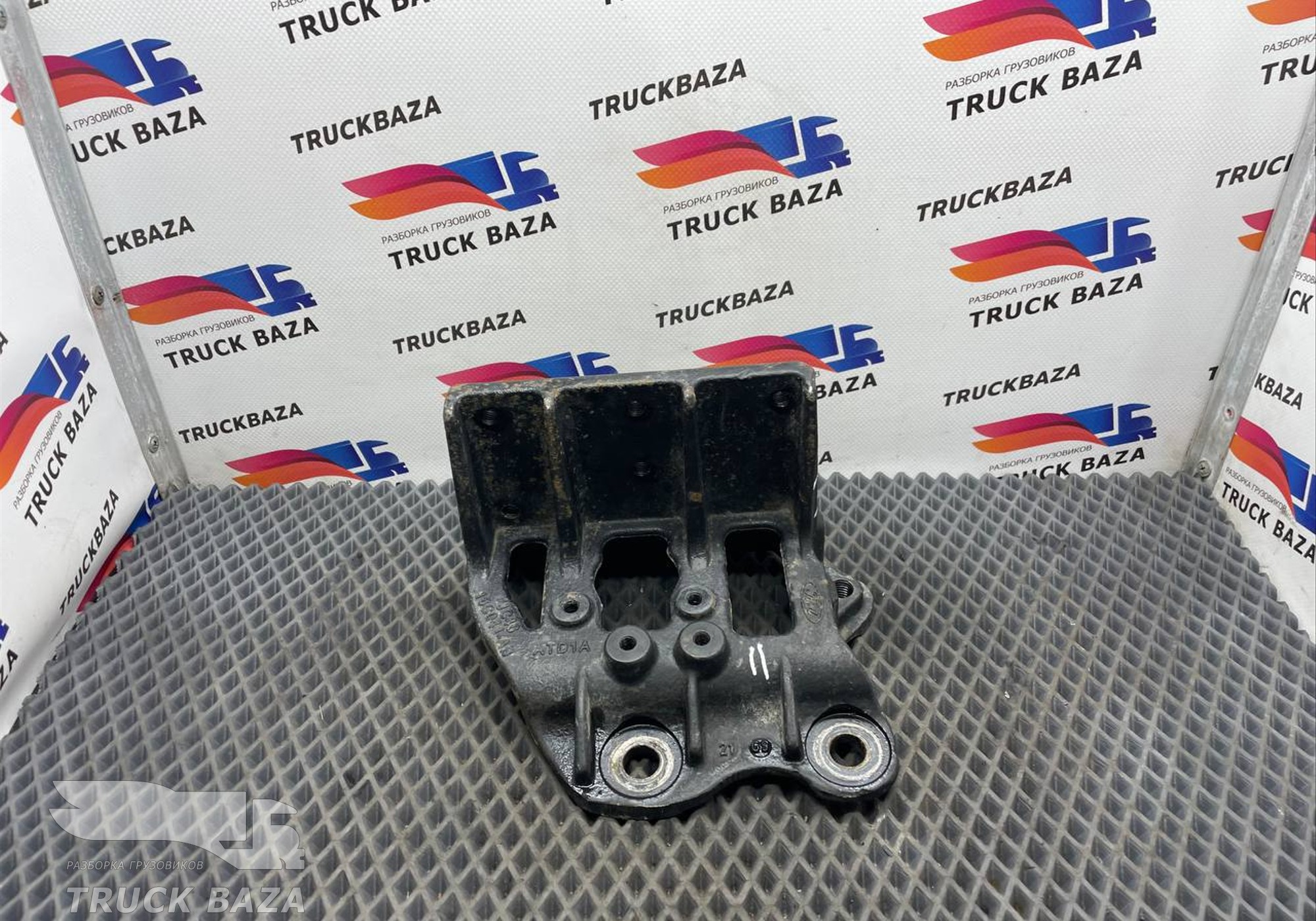 JC4616C041AB Кронштейн крыла для Ford F-MAX (с 2018)