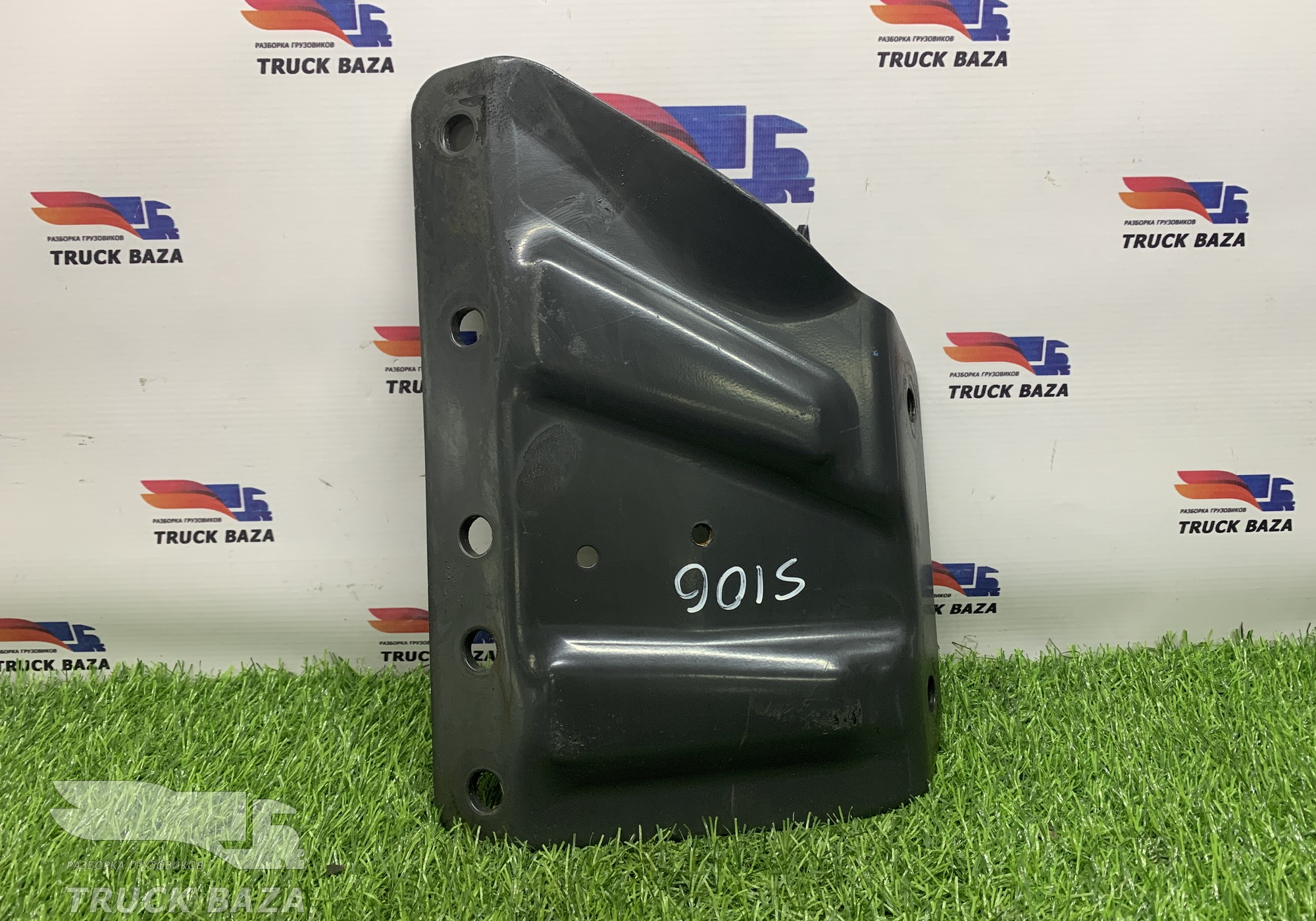 1906526 Кронштейн траверсы передний правый