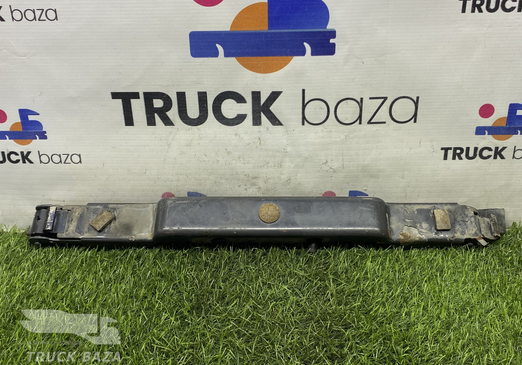 1398041 Кронштейн спойлера