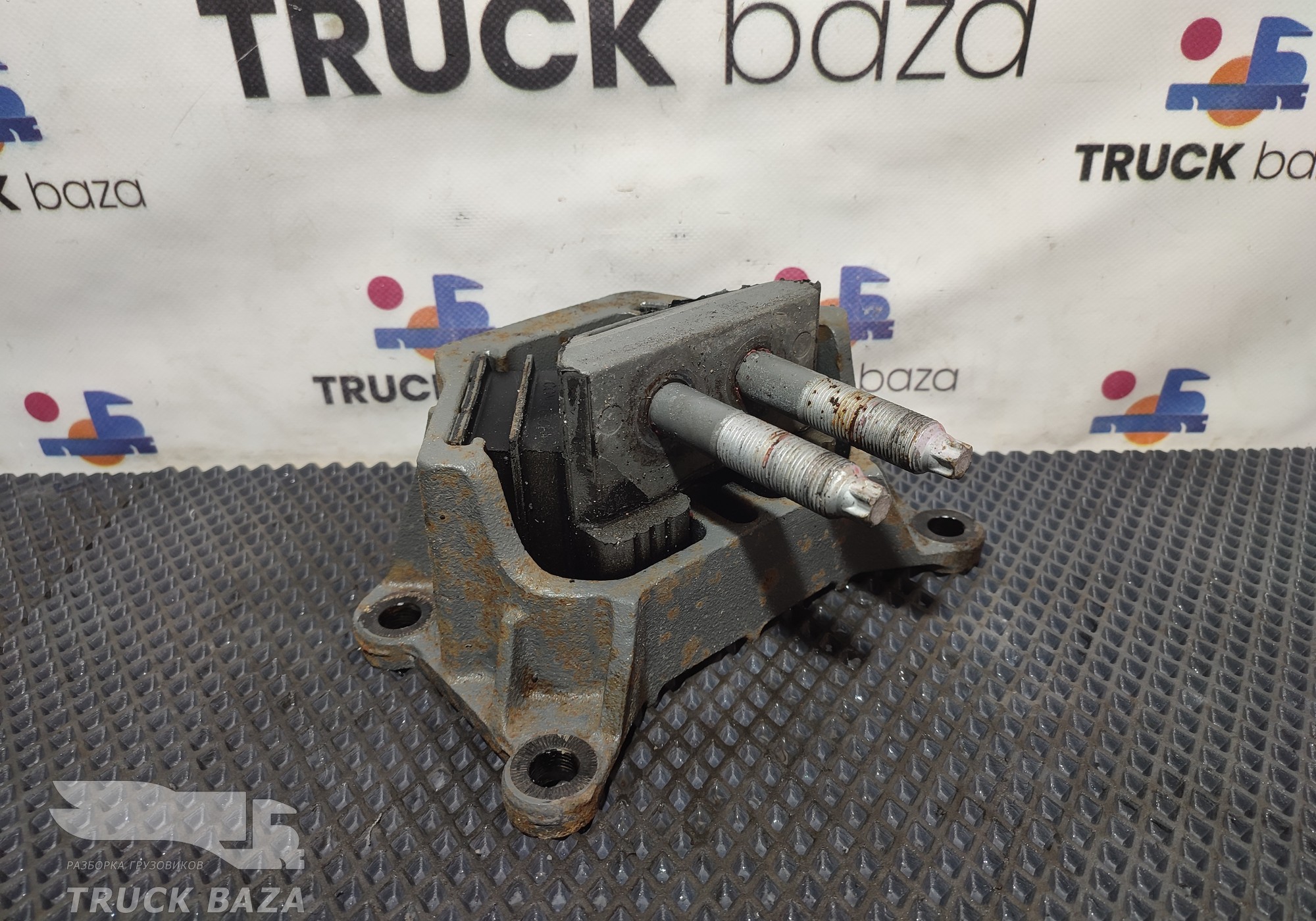 WG9925590380 Подушка двигателя задняя для Sinotruk Sitrak C7H