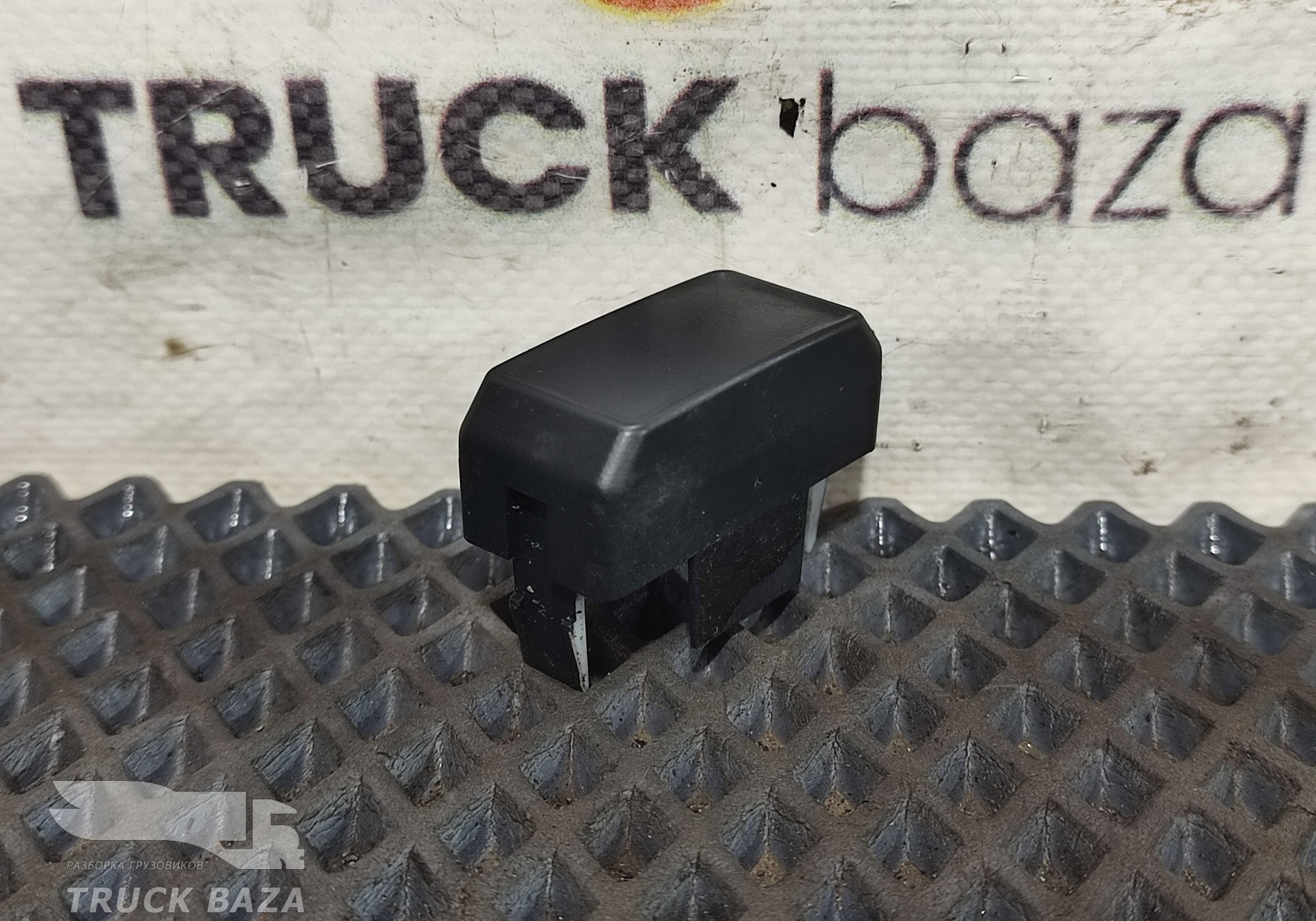 Заглушка кнопки для КАМАЗ 54901