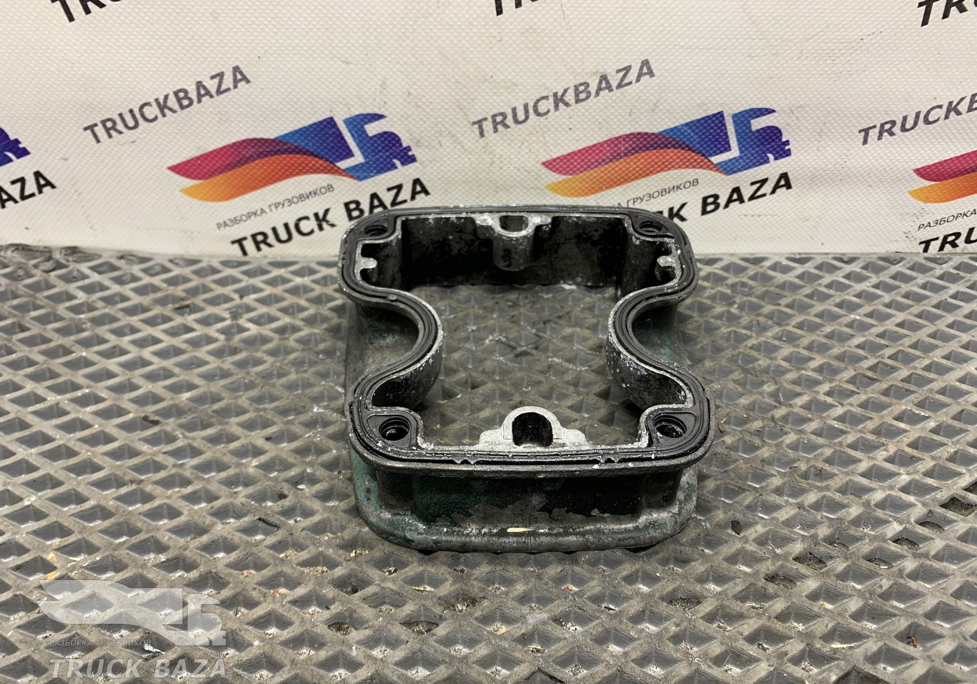 423142 Проставка клапанной крышки для Volvo F F12 (с 1977 по 1994)