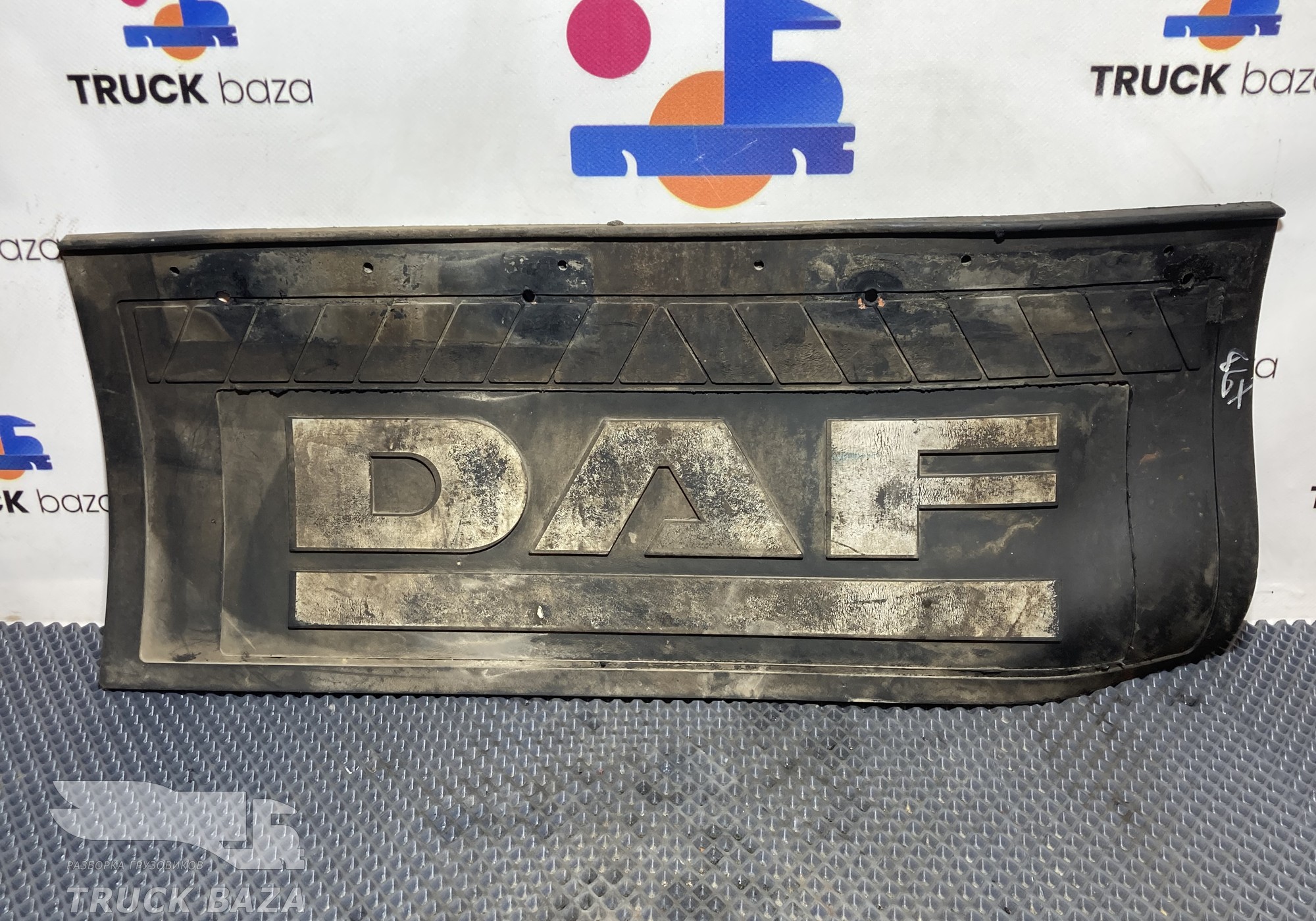 1369471 Брызговик крыла для Daf XF105 (с 2005)