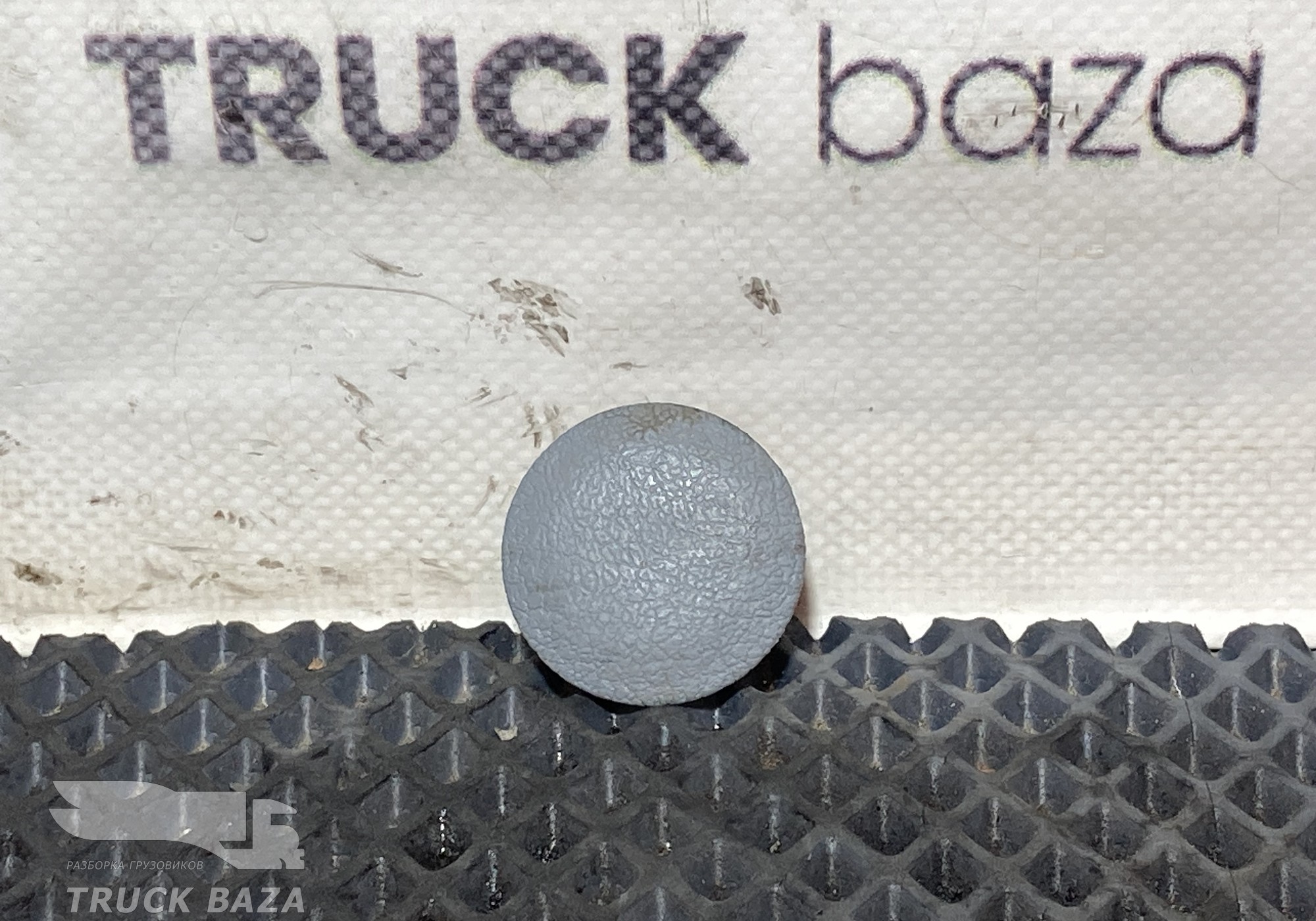 9736920158 Заглушка накладки стойки