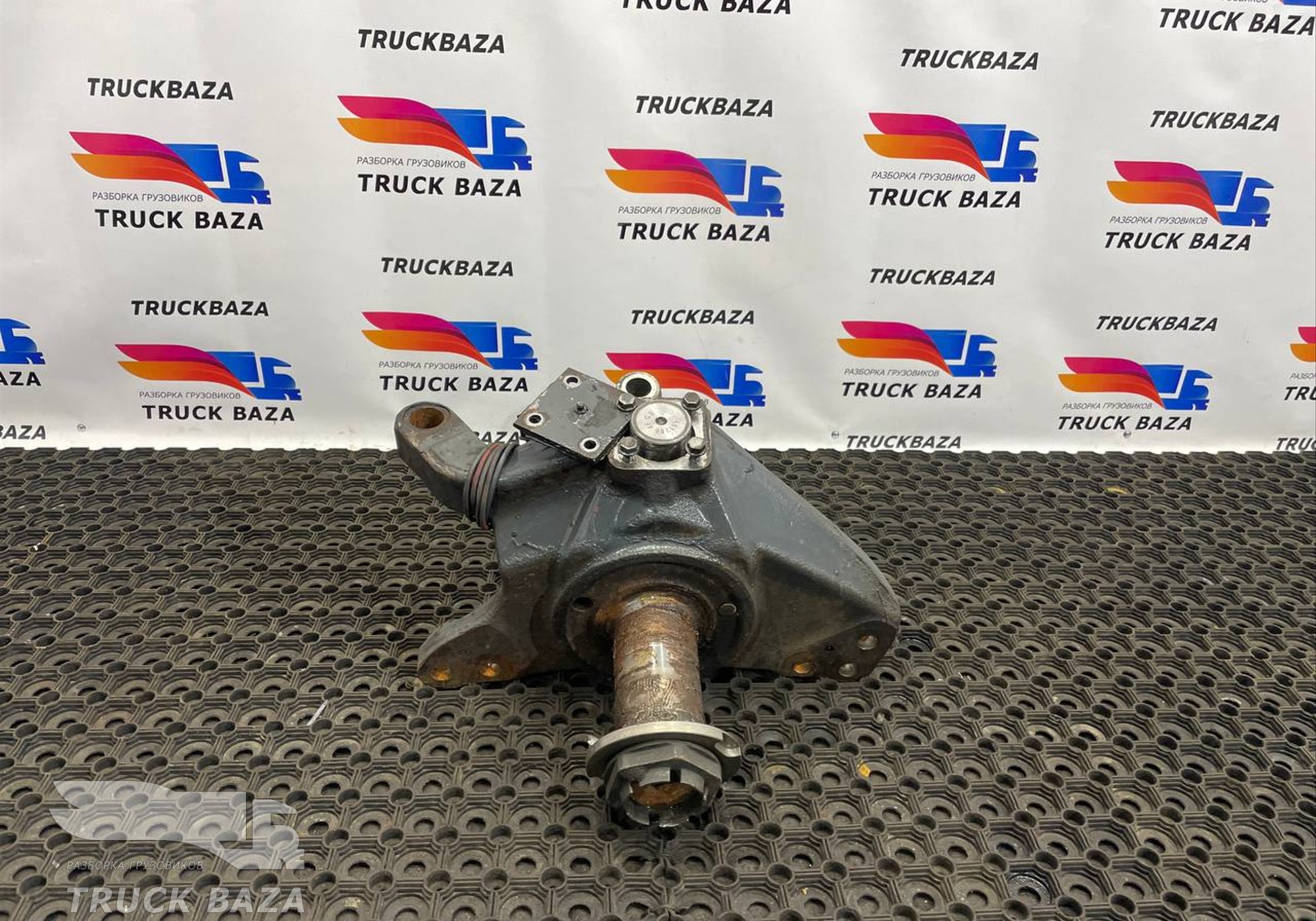 0963954 Кулак поворотный левый для Daf XF106 (с 2013 по 2023)