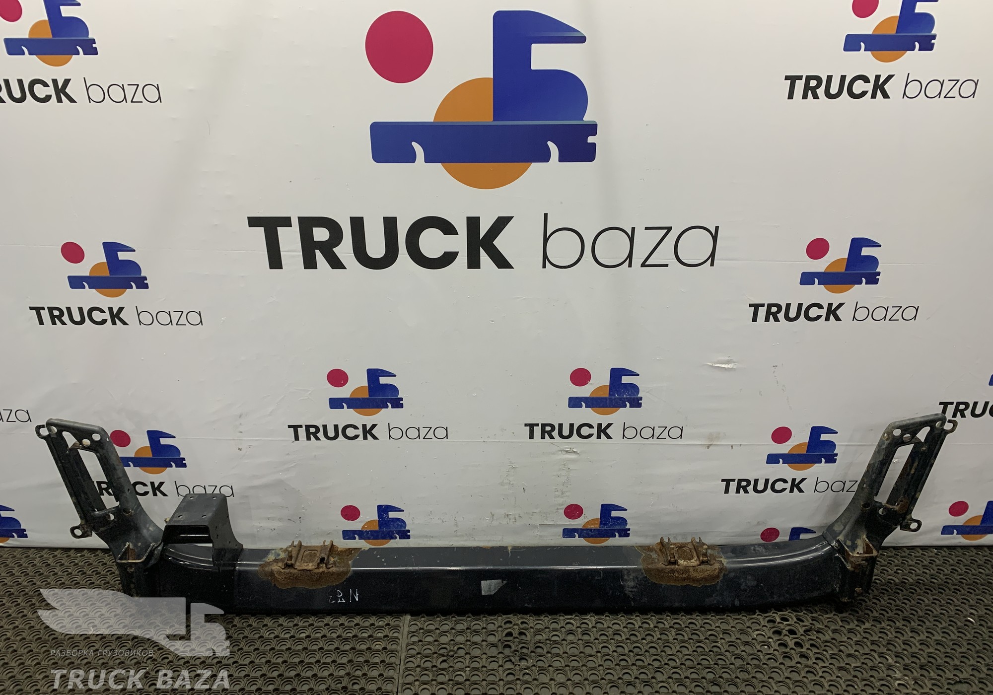 81416505024 Усилитель переднего бампера