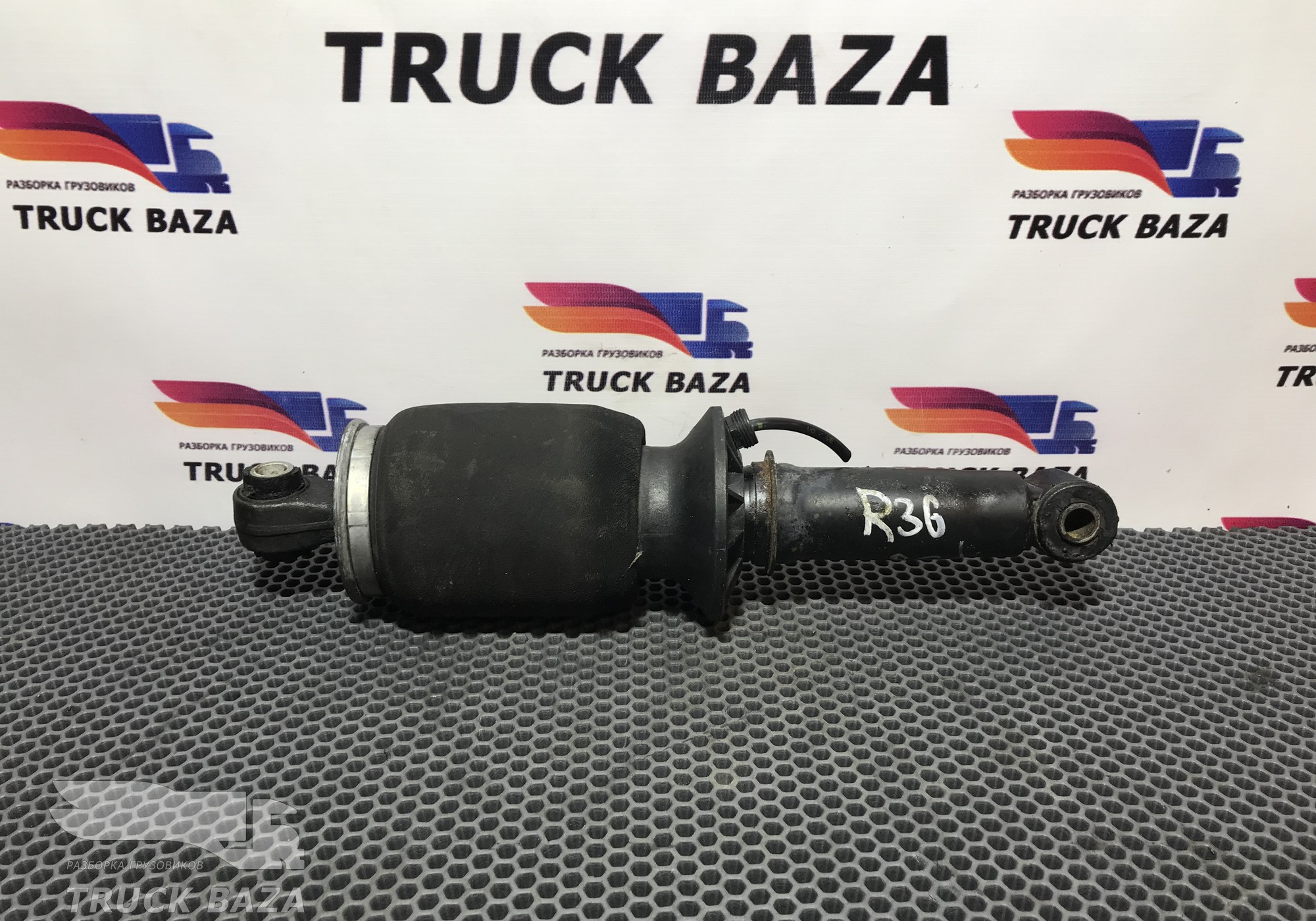 7421821030 Подушка кабины задняя для Volvo