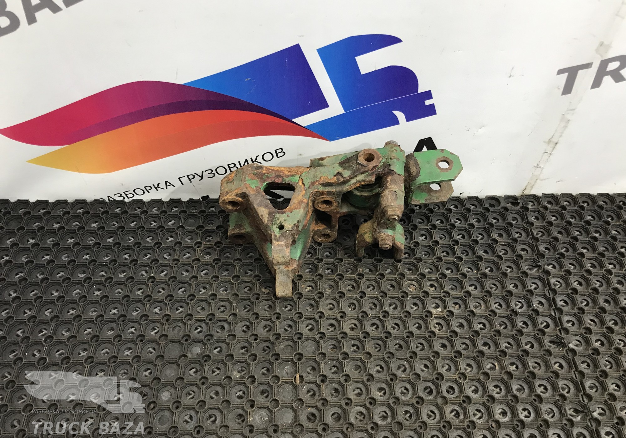 0757401 Кронштейн реактивной тяги правый для Daf CF II (с 2006 по 2013)