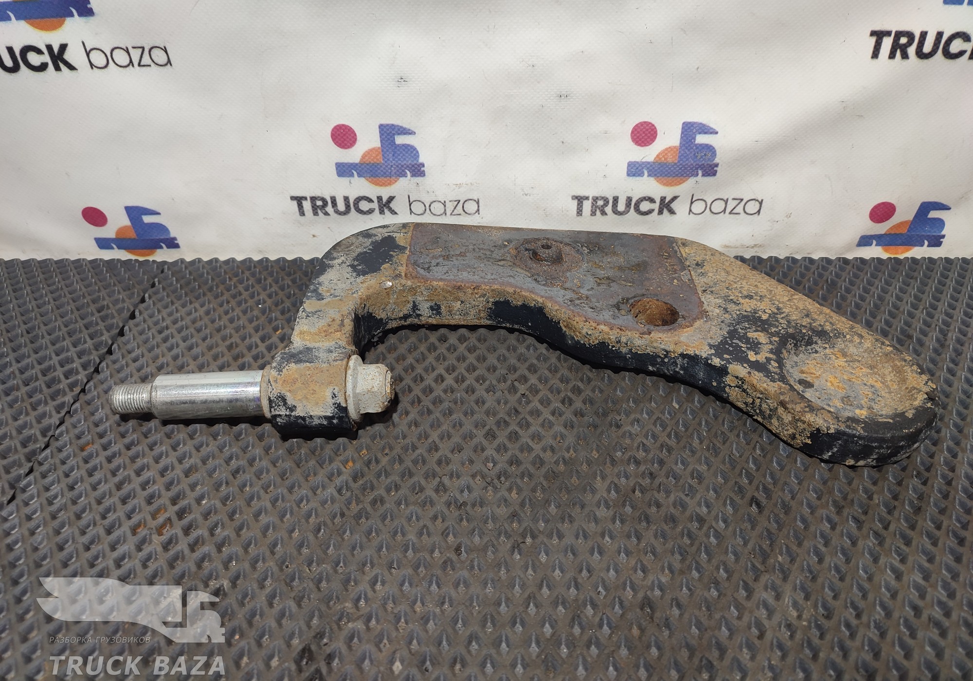 658012905535 Кронштейн амортизатора нижний левый