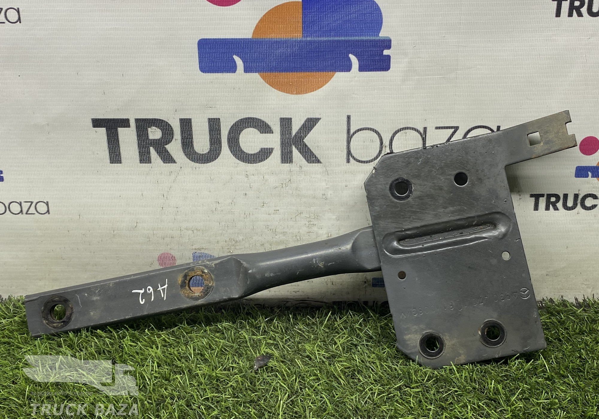 A9304701081 Кронштейн насоса AdBlue