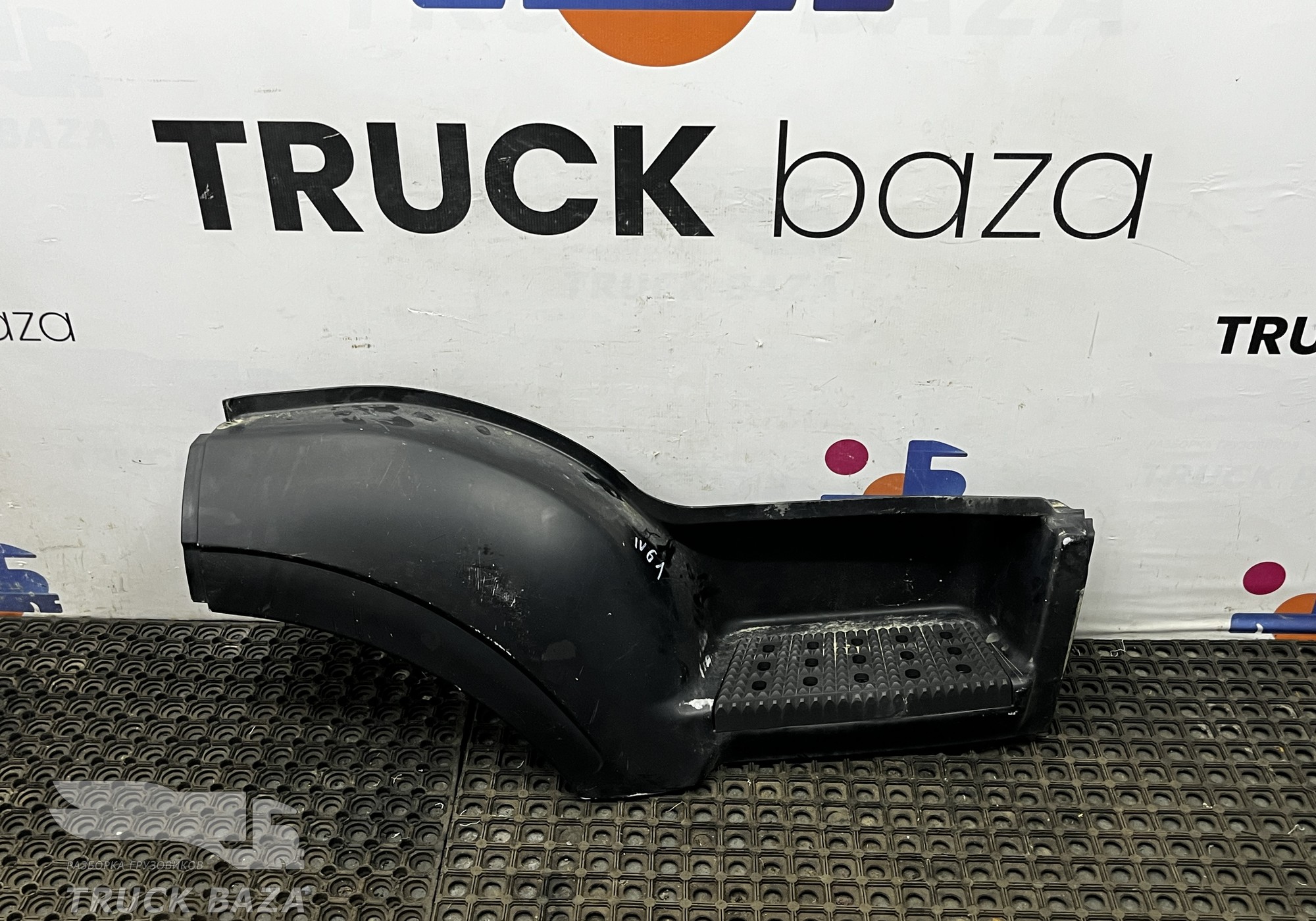504047582 Корпус подножки правой для Iveco Stralis II Hi-Way (с 2012)