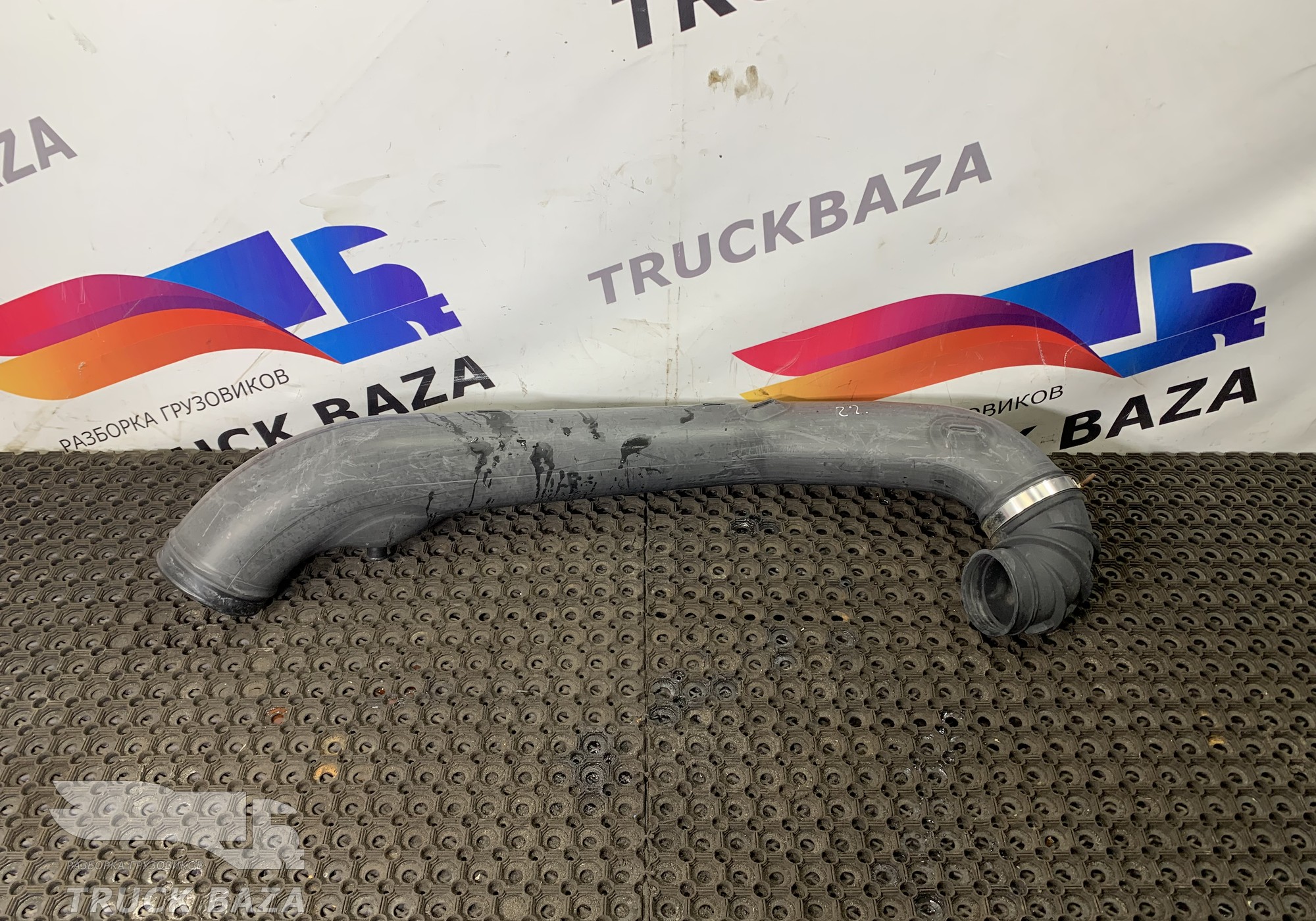 20551487 Патрубок воздушного фильтра для Volvo