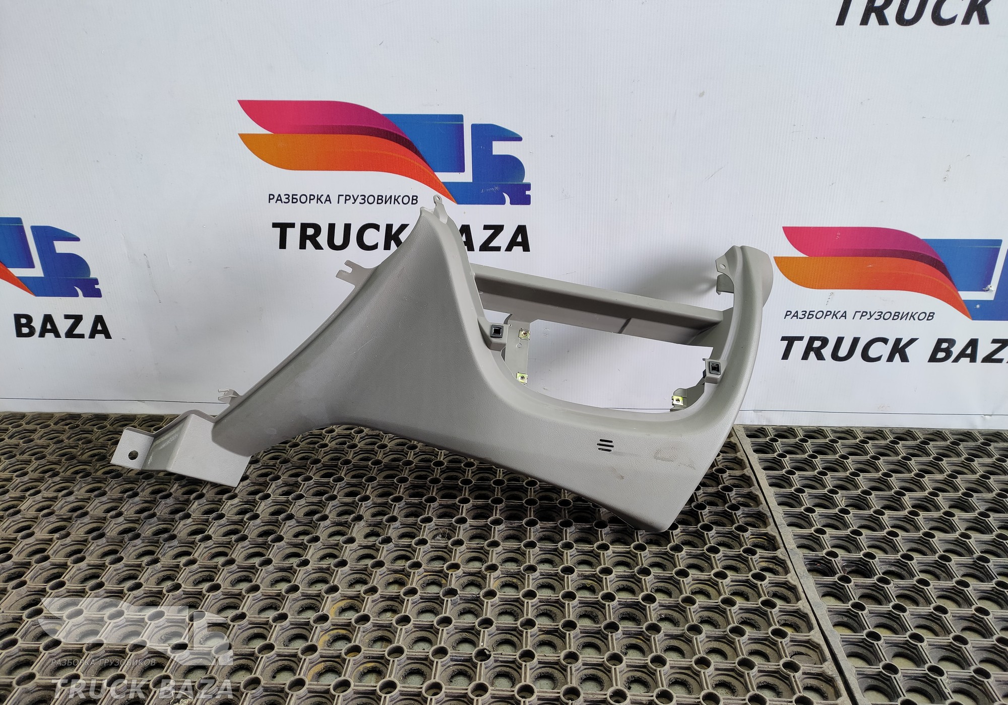 1634737 Накладка салонная для Daf XF95