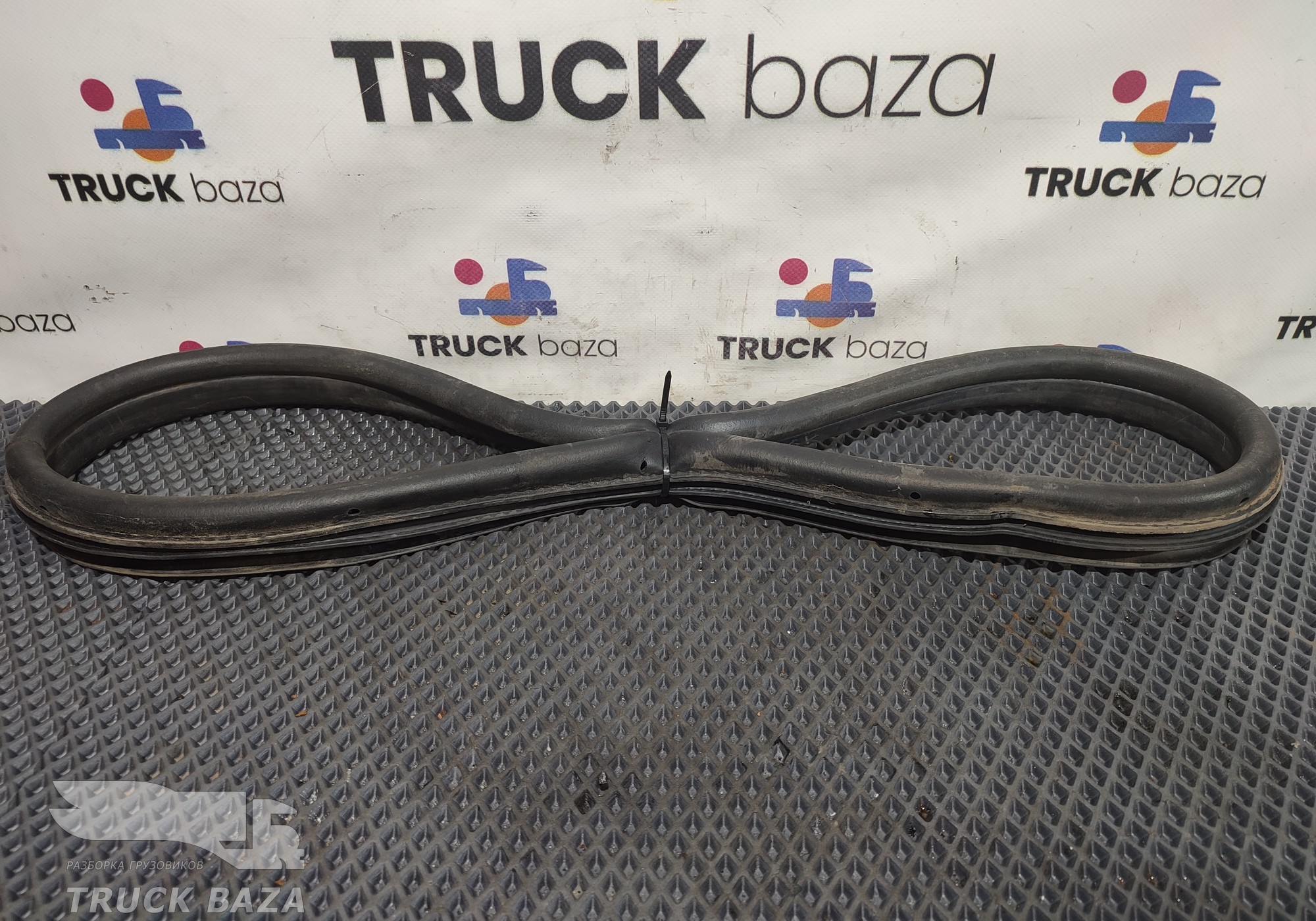 1796594 Уплотнитель инструментального ящика