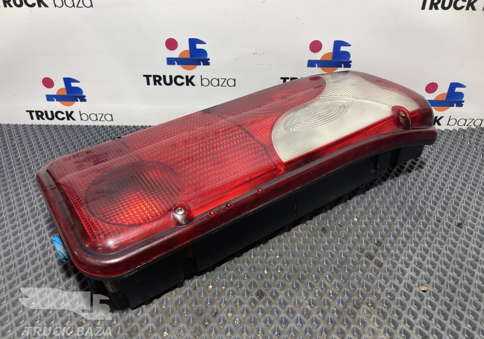 2129987 Фонарь задний правый