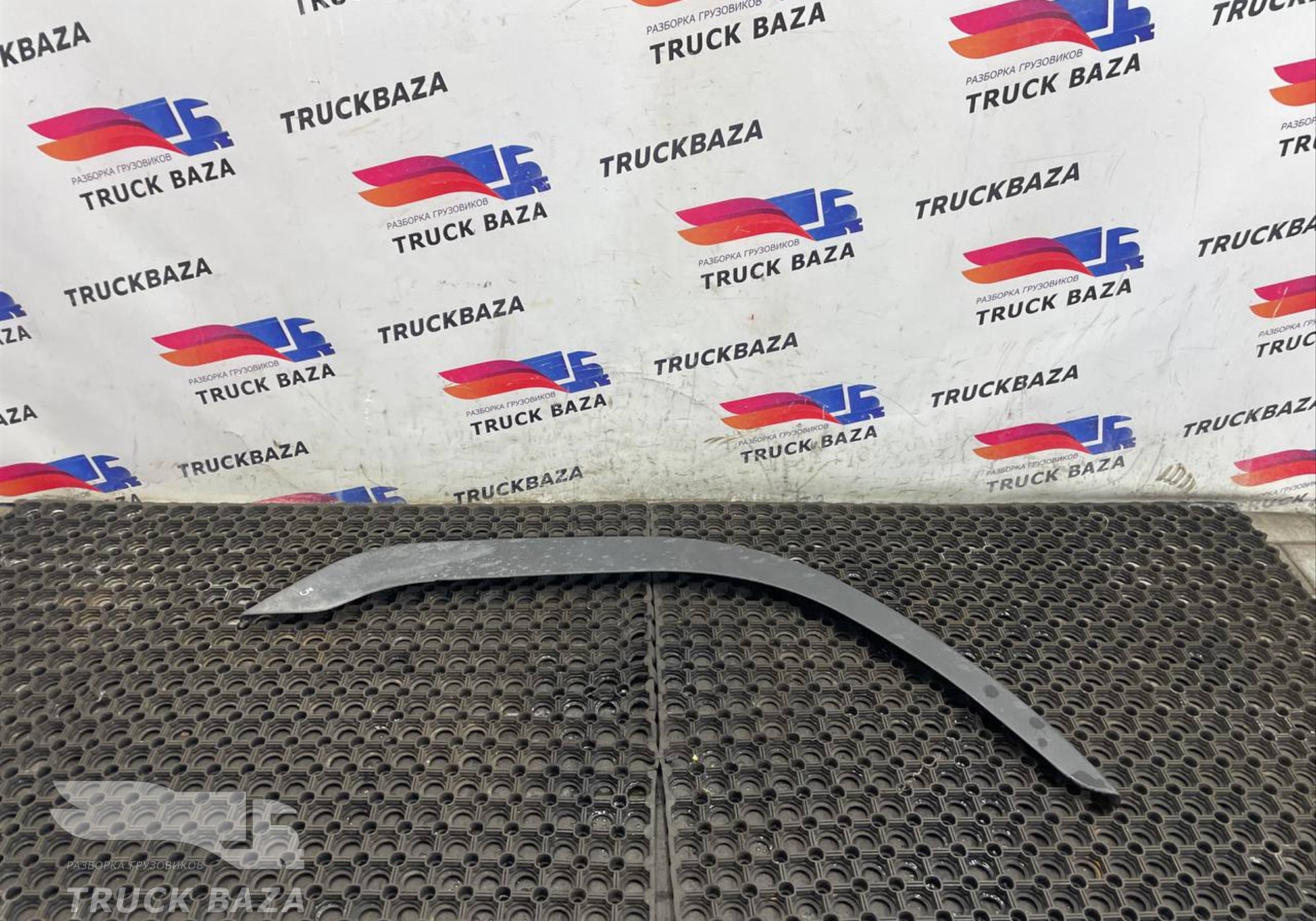 20529684 Накладка на крыло левая для Volvo FH 3 (с 2008 по 2012)