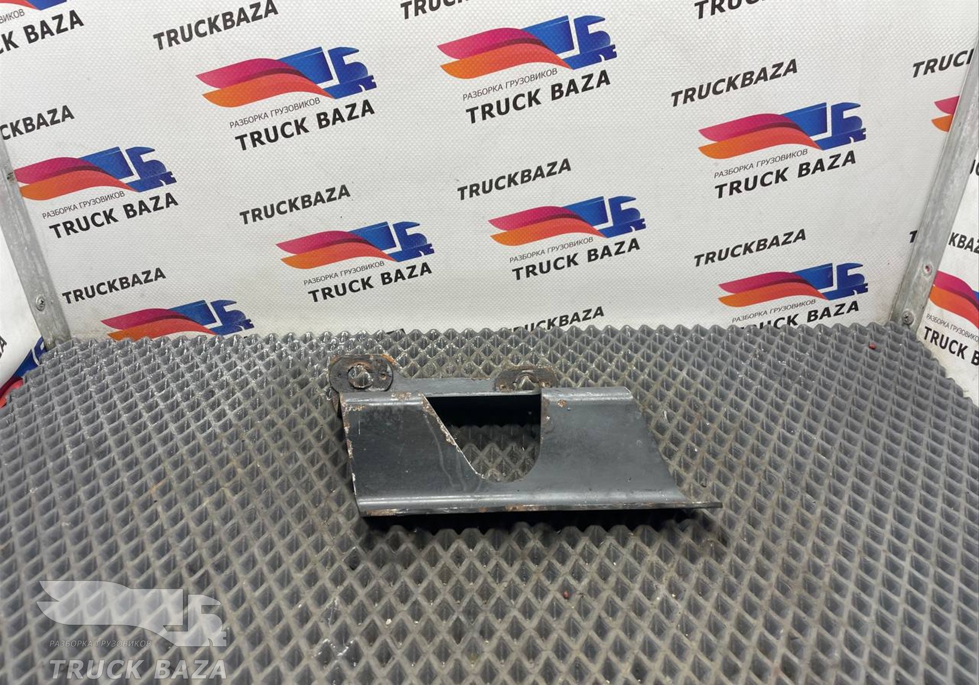 9425208041 Кронштейн шумоизоляции правый для Mercedes-Benz Actros MP3 (с 2008)