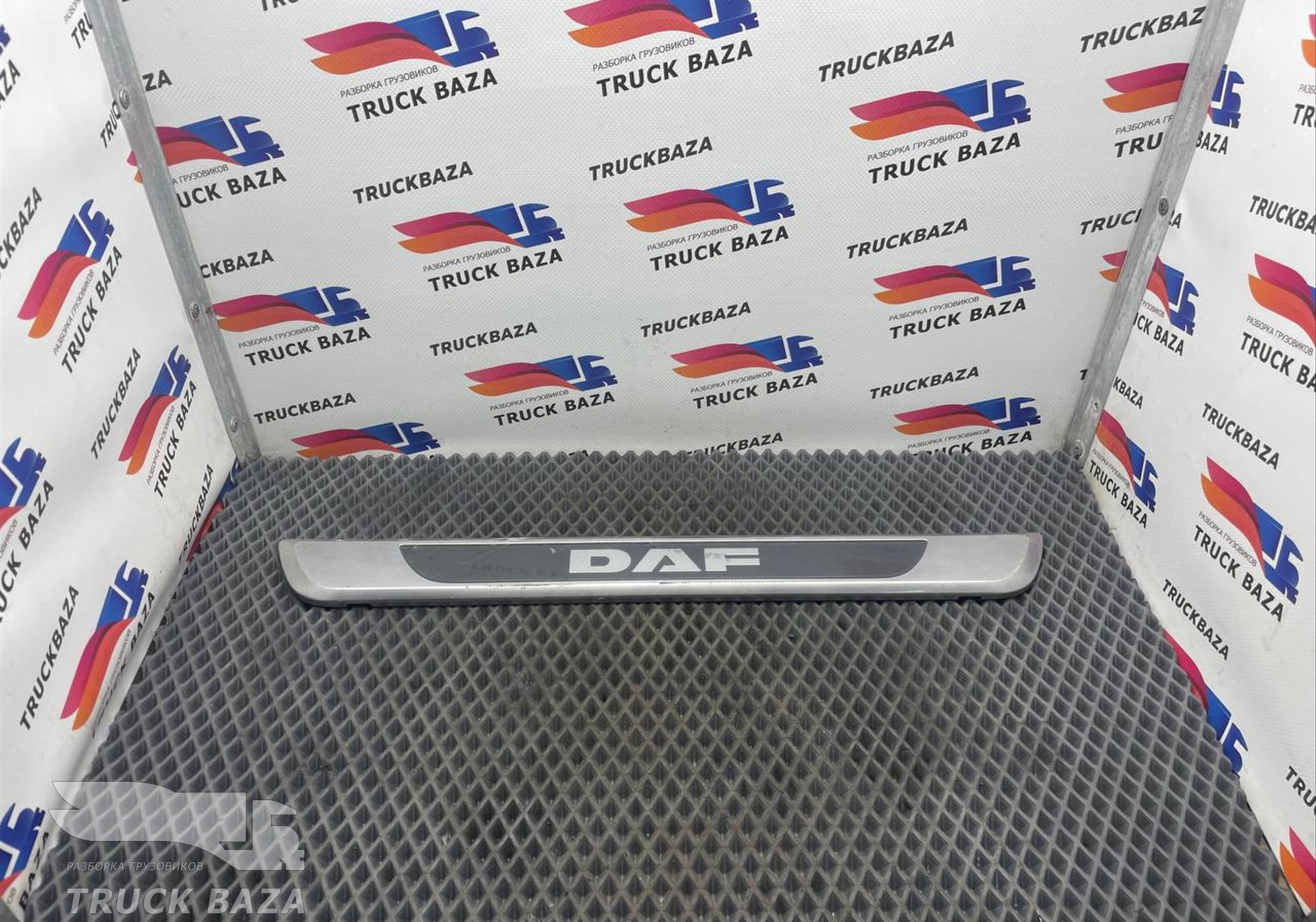 2140259 Эмблема Даф для Daf XF106 (с 2013 по 2023)