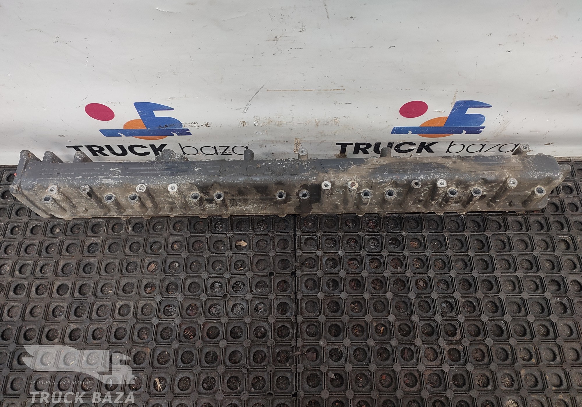 1390209 Коллектор впускной