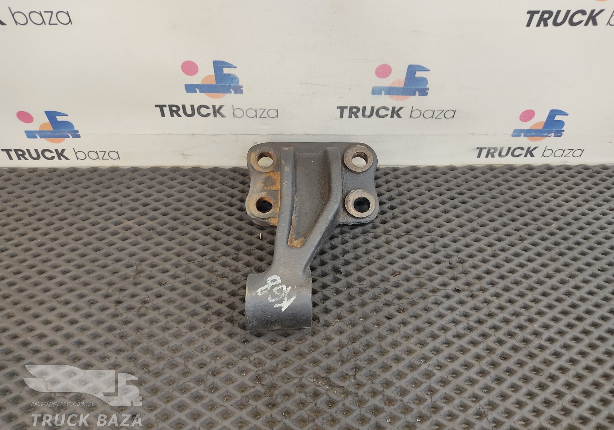 659512905510 Кронштейн амортизатора правый для КАМАЗ 54901