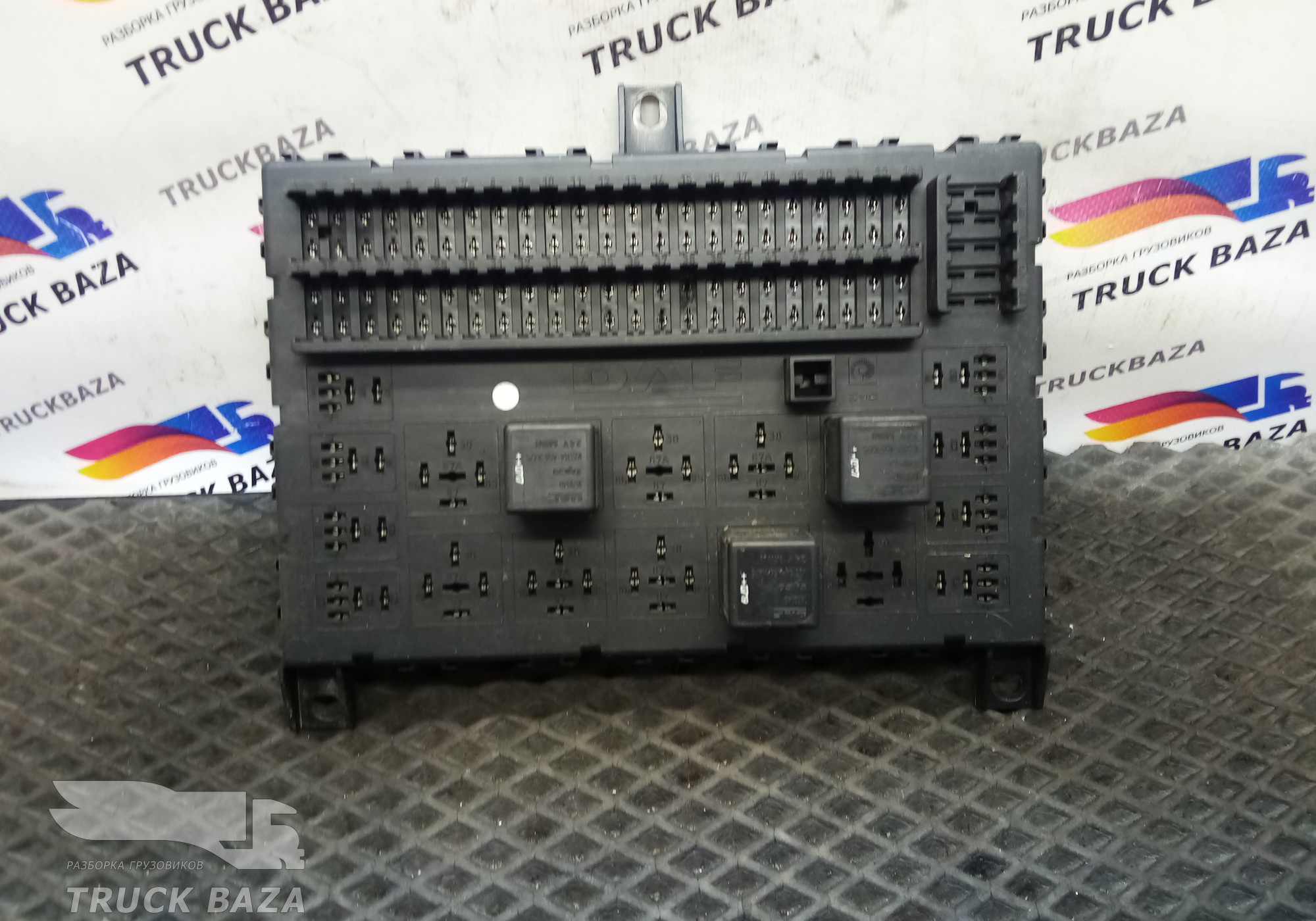 1674870 Блок предохранителей для Daf XF105