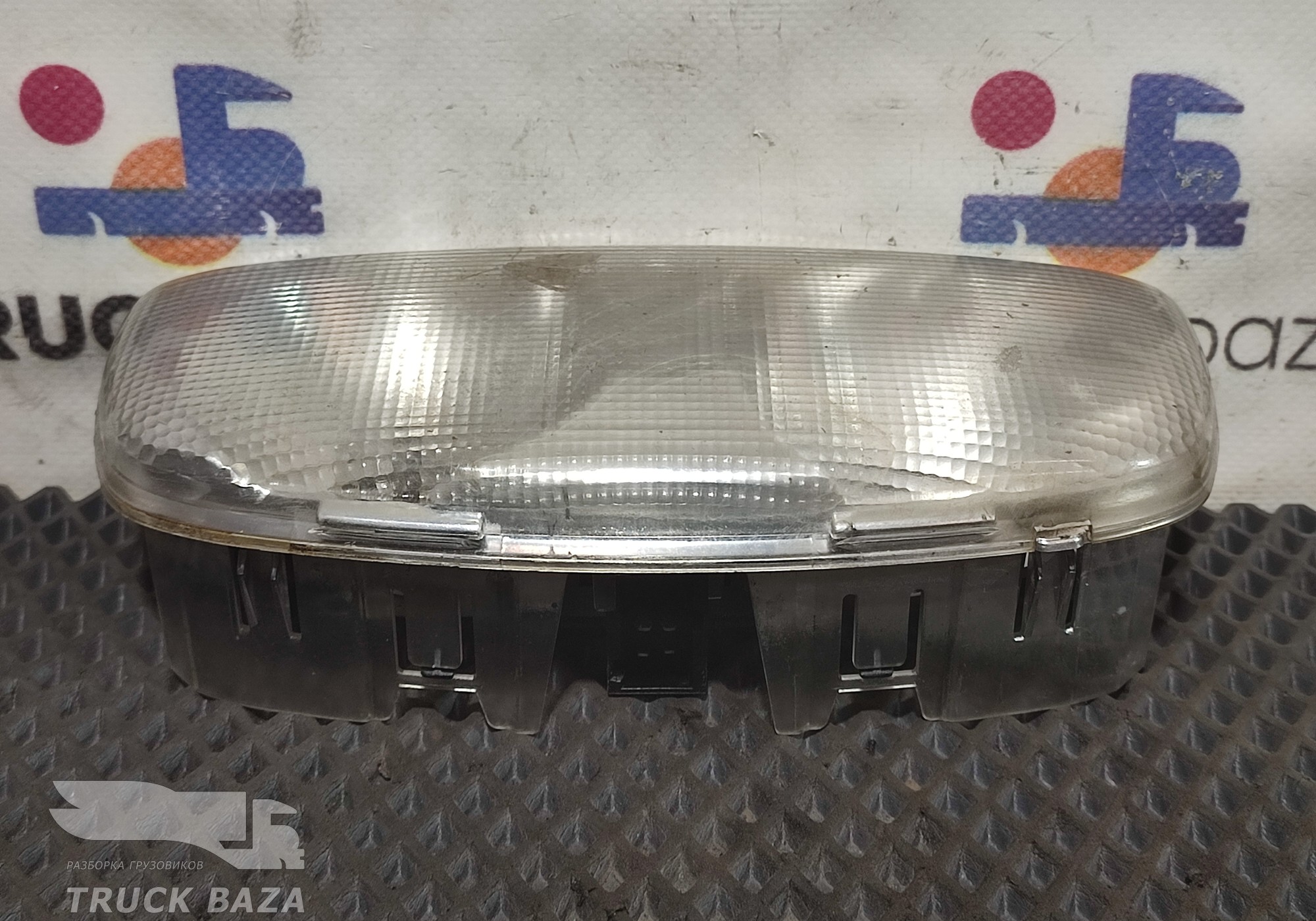 9438201101 Плафон салонный левый